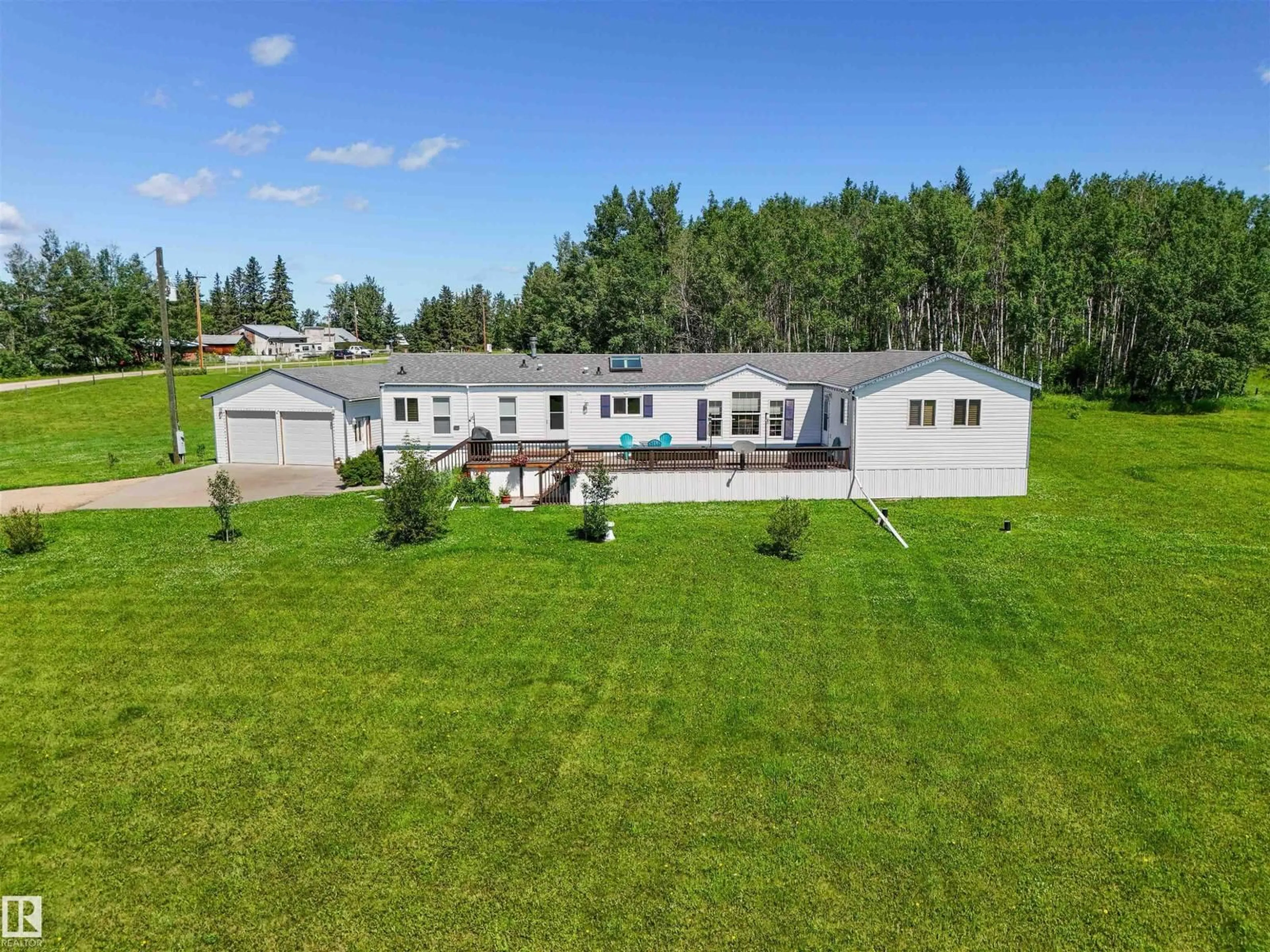 A pic from outside/outdoor area/front of a property/back of a property/a pic from drone, unknown for 49327 RGE RD 53, Rural Brazeau County Alberta T0C1W0