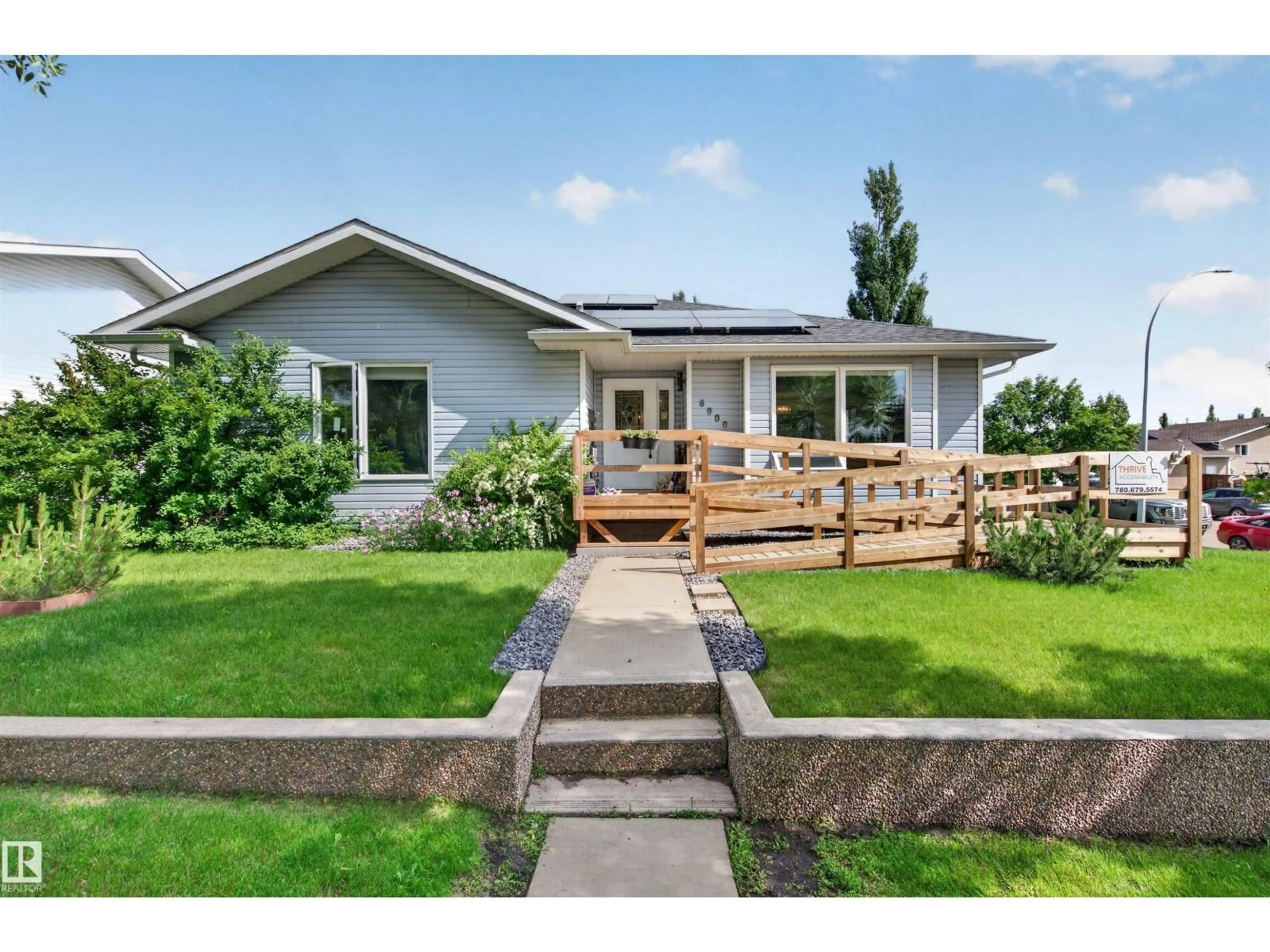 Home with vinyl exterior material, unknown for 6000 54 AV, Camrose Alberta T4V4G6