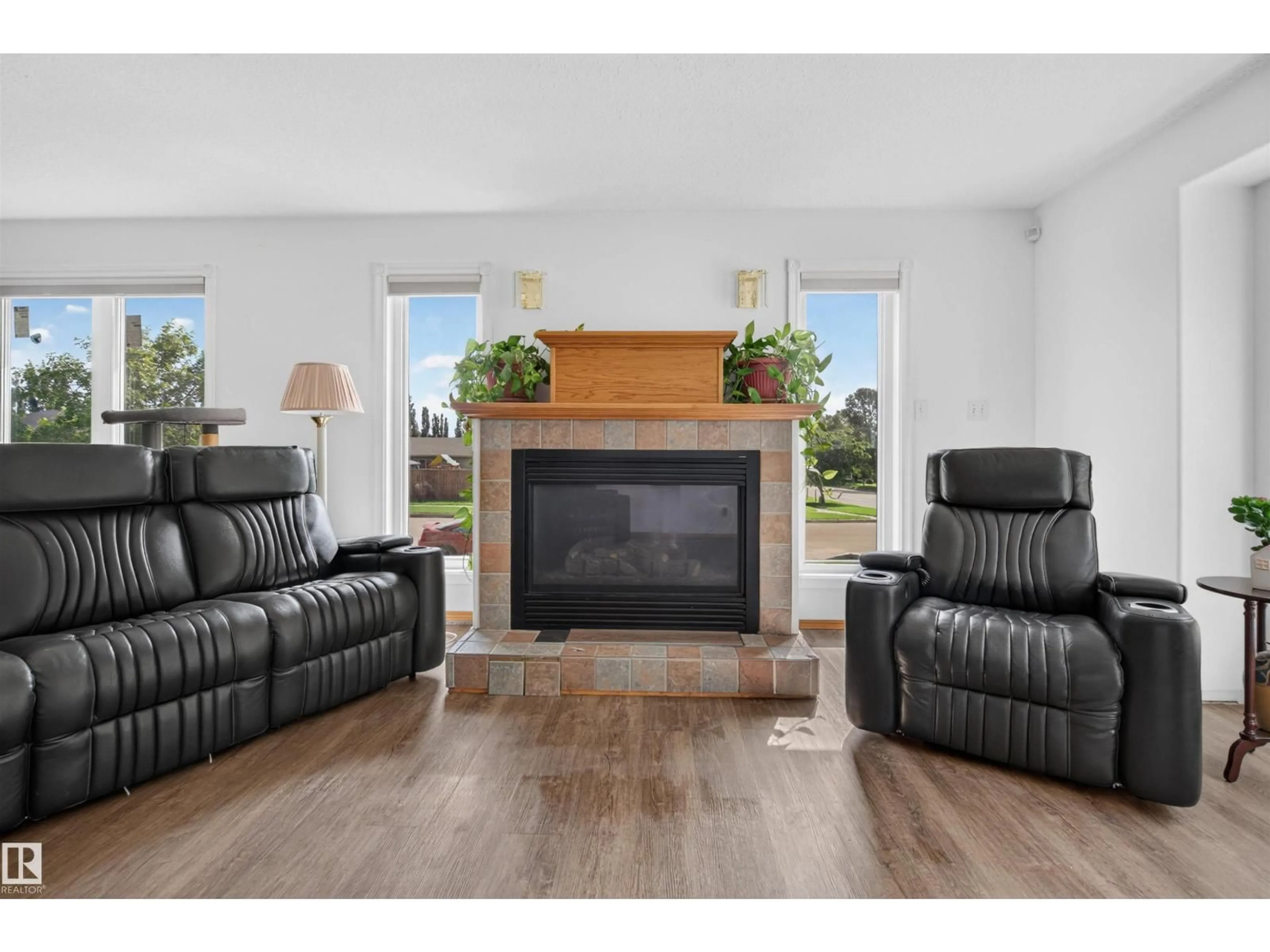 Living room with furniture, unknown for 6000 54 AV, Camrose Alberta T4V4G6