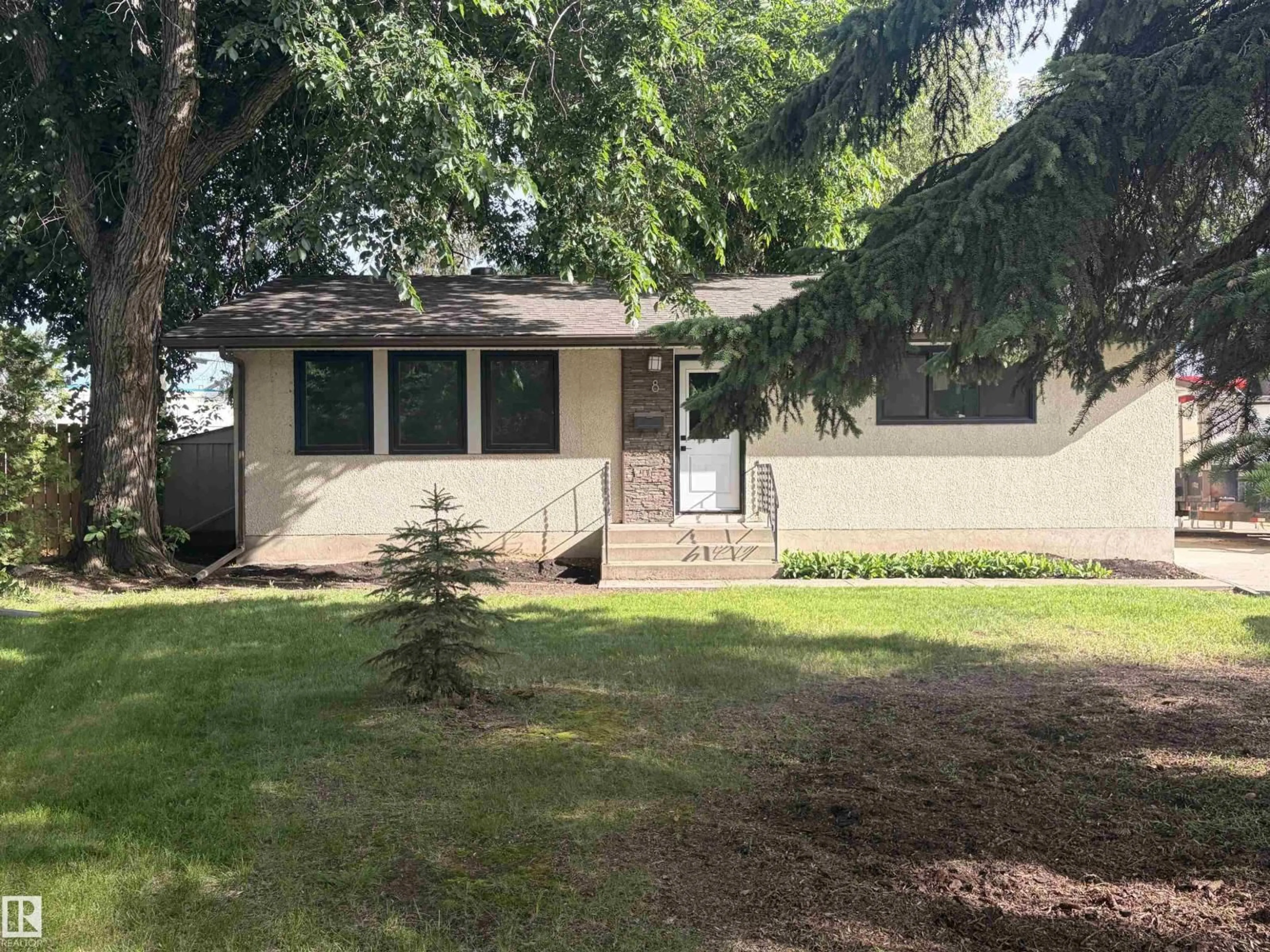 Home with vinyl exterior material, street for 8 SAVOY PL, St. Albert Alberta T8N0J3