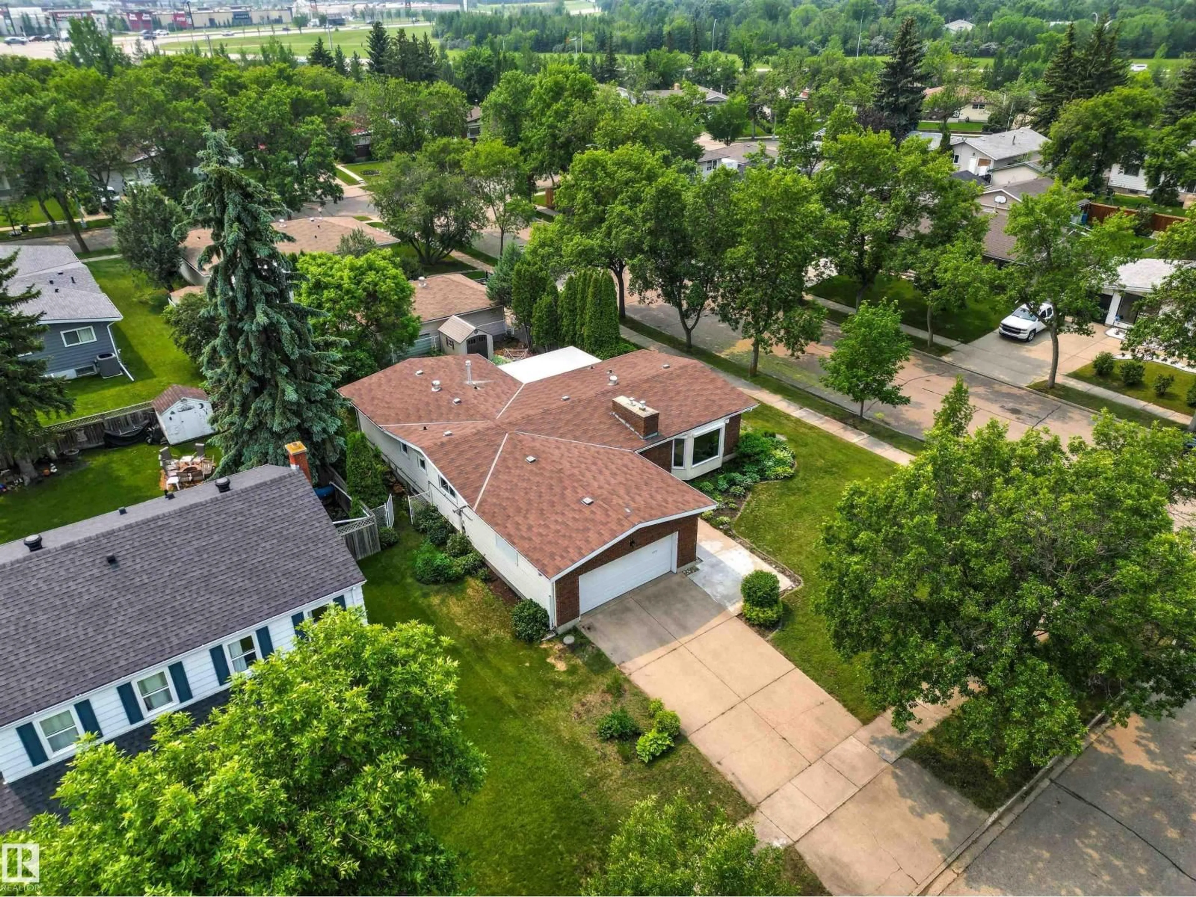 A pic from outside/outdoor area/front of a property/back of a property/a pic from drone, street for 9701 91 AV, Fort Saskatchewan Alberta T8L1M7