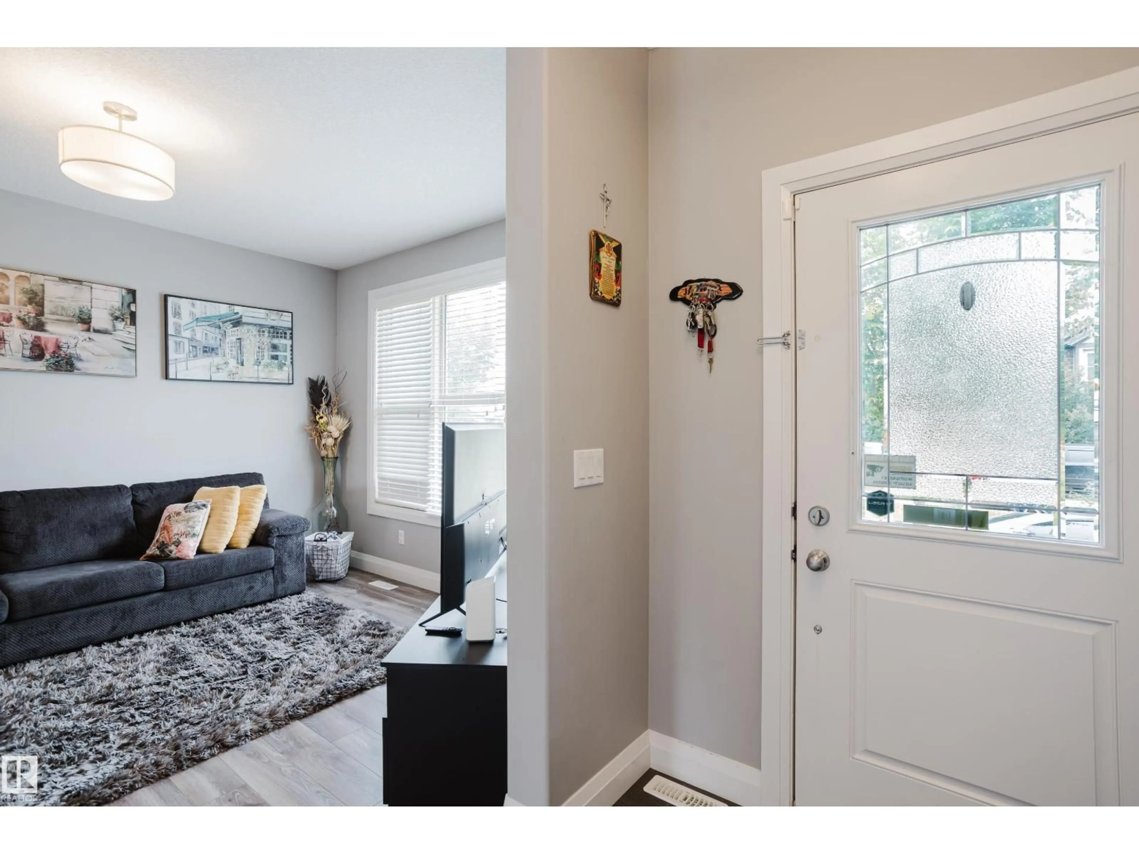 Indoor entryway for 92 GREENBURY BV, Spruce Grove Alberta T7X0M4