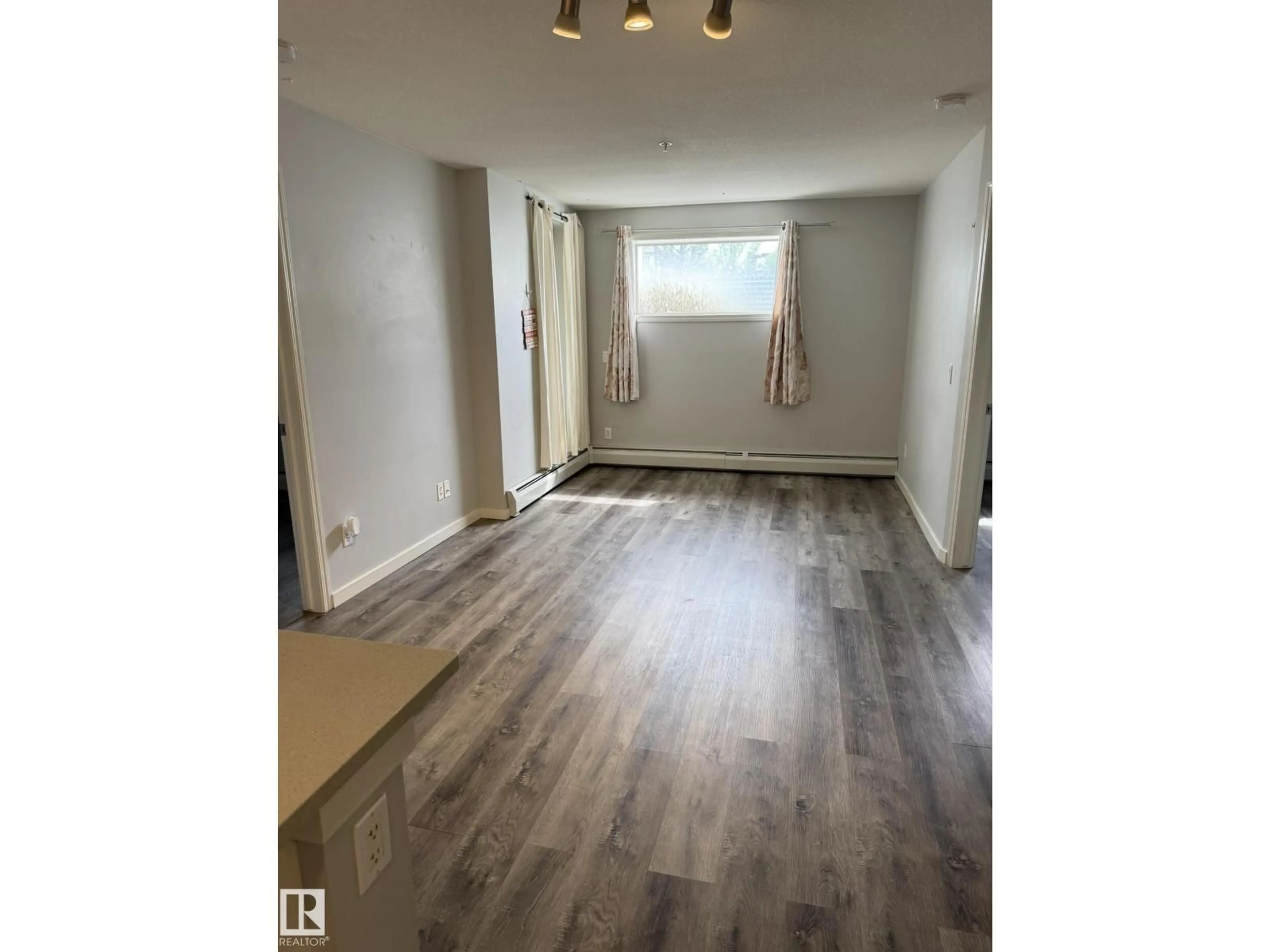 A pic of a room for #106 - 106 SUMMERWOOD BV, Sherwood Park Alberta T8H0C2
