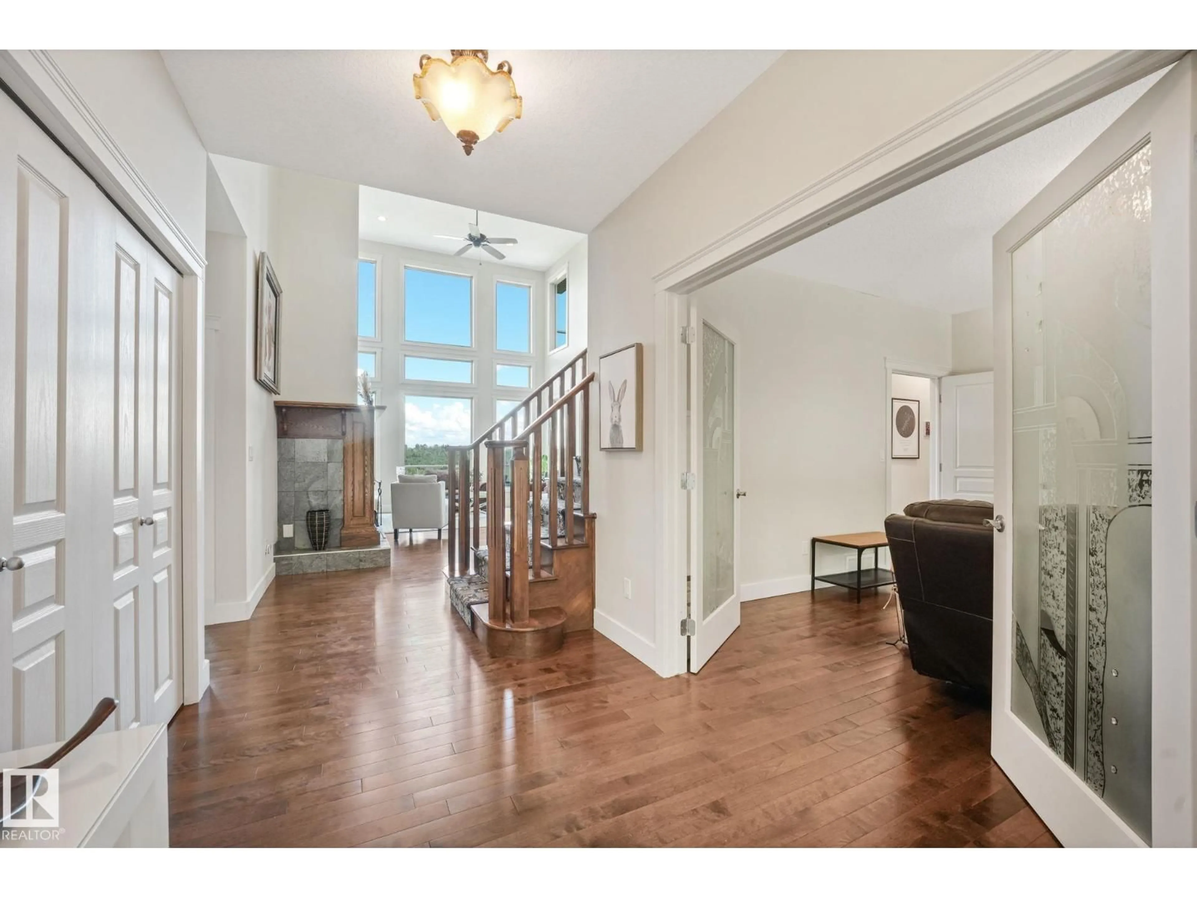 Indoor foyer for 8 - 25431 TWP ROAD 512 A, Rural Parkland County Alberta T7Y1A8