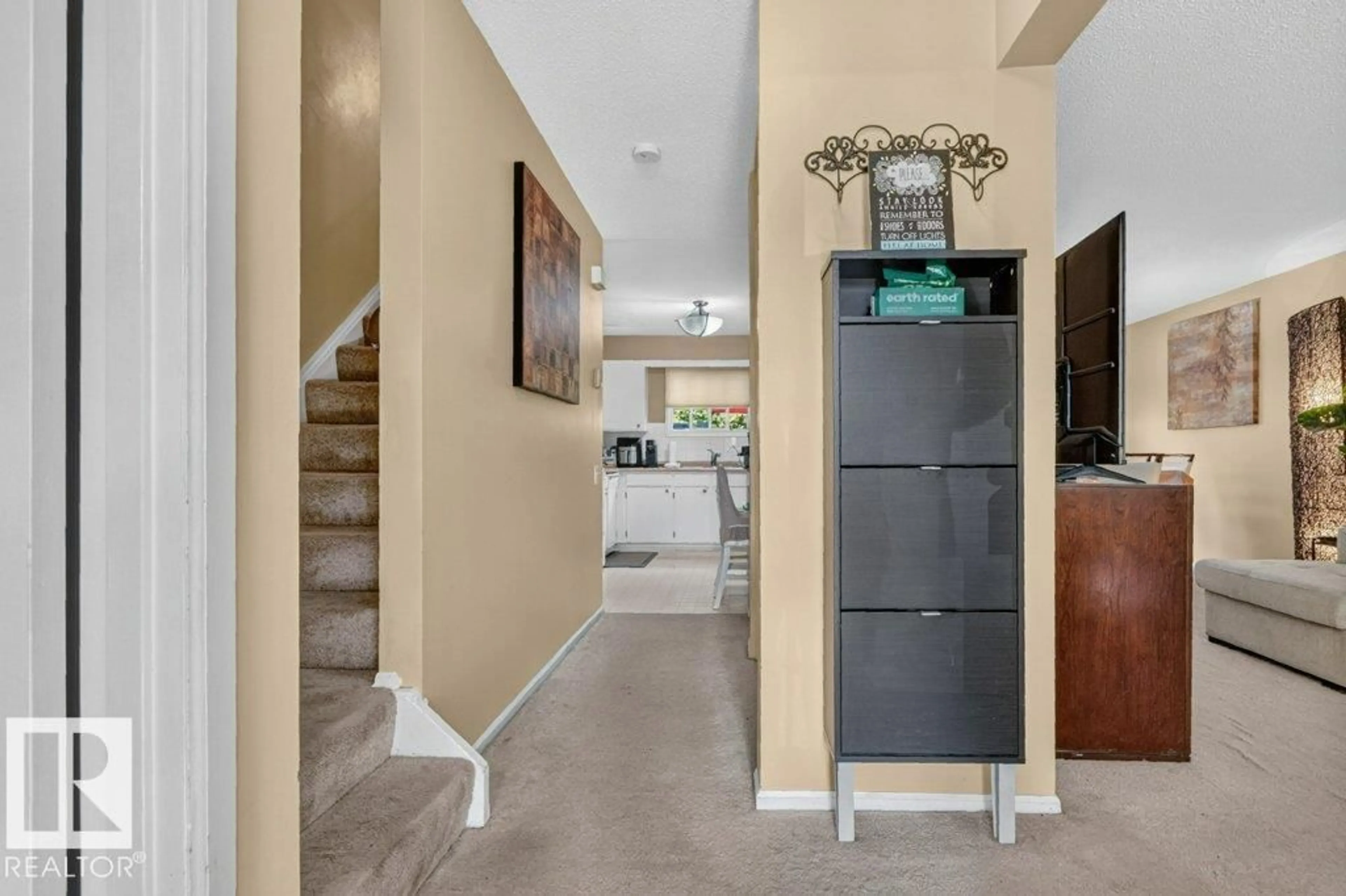 Indoor entryway for 43 GRANDIN VG, St. Albert Alberta T8N1R9