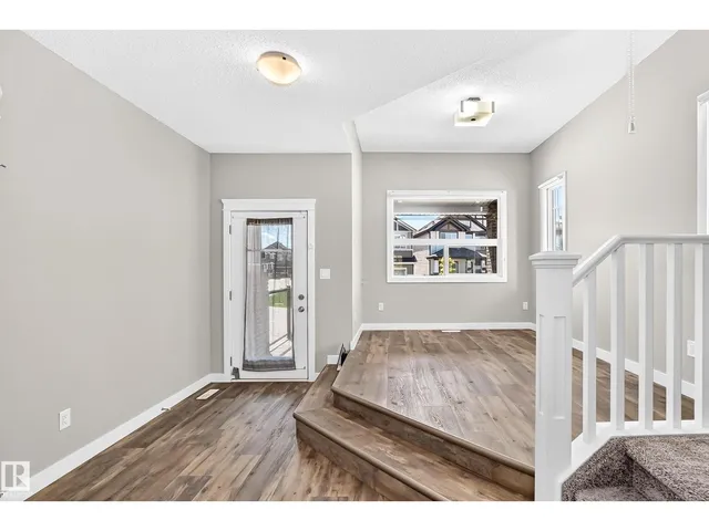 SW SW - 17436 9 AV, Edmonton 3