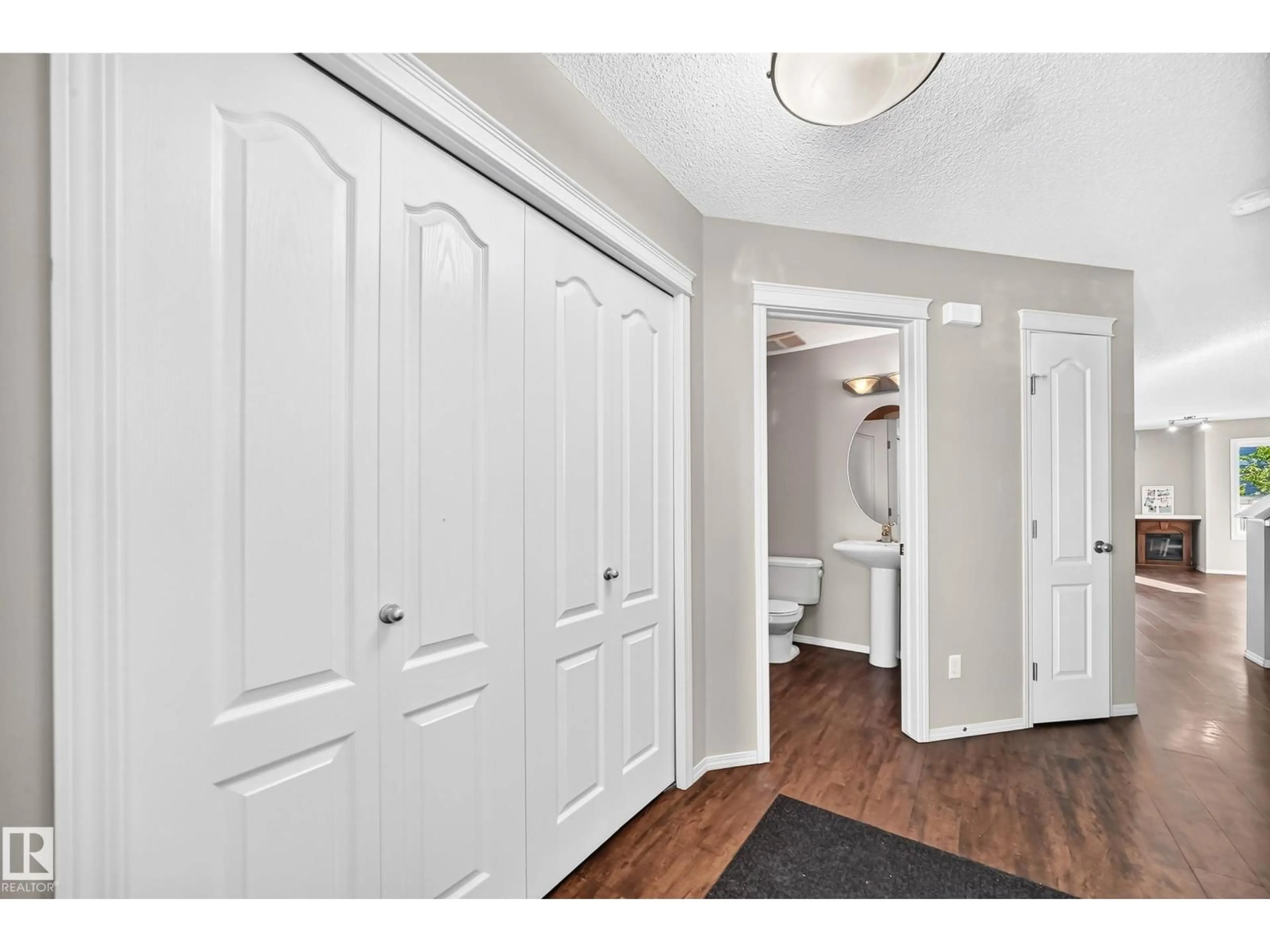 Indoor entryway for 1806 RUTHERFORD RD, Edmonton Alberta T6W2K6