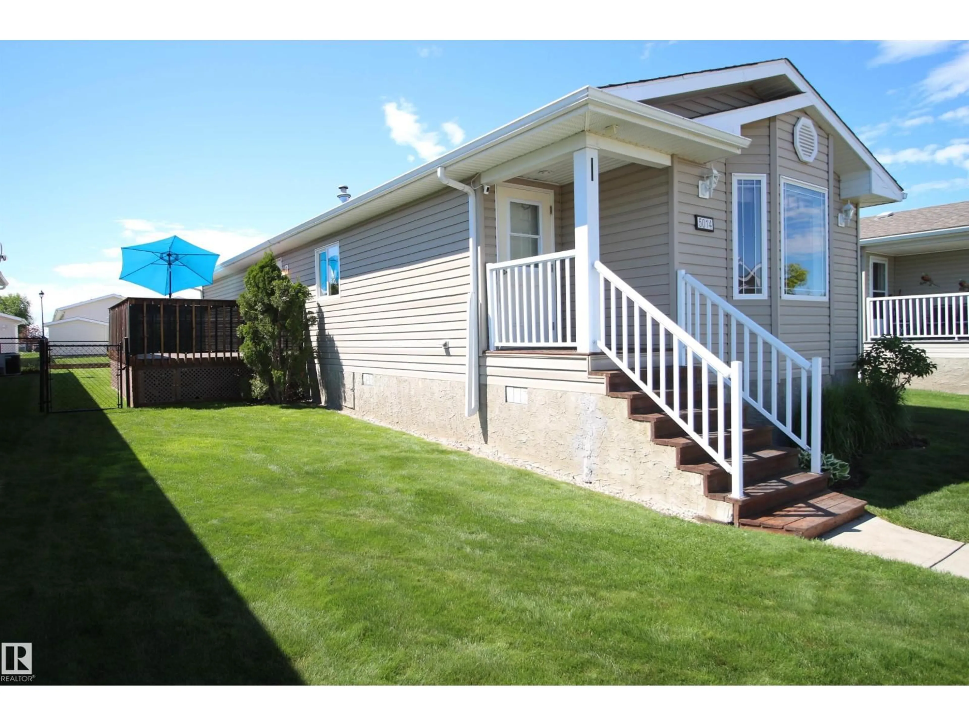 Home with vinyl exterior material, street for 5014 ASPEN PLACE, Leduc Alberta T9E8R3