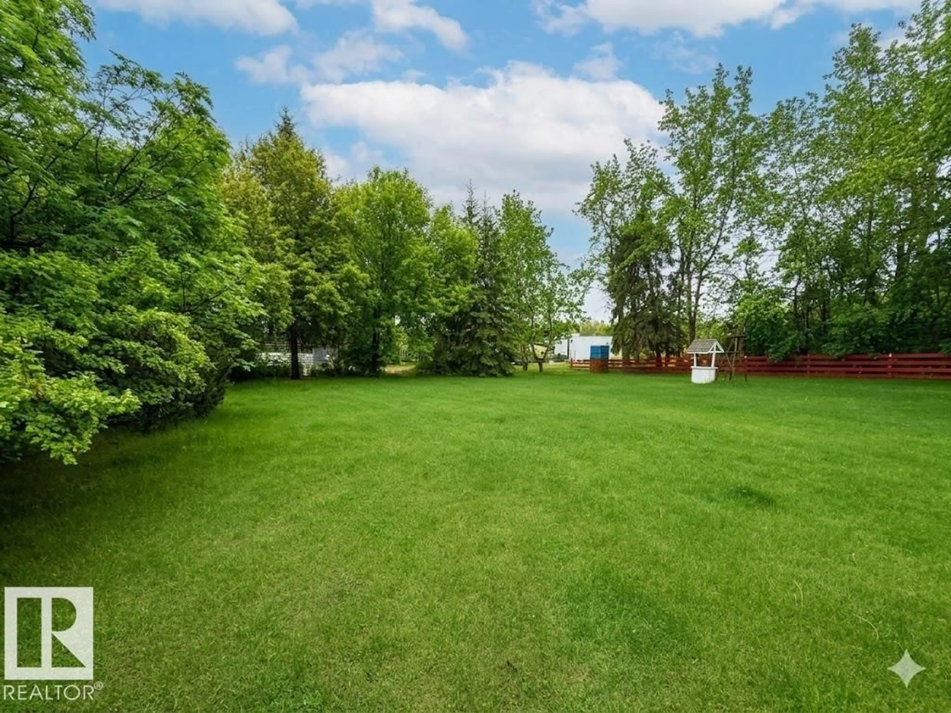 A pic from outside/outdoor area/front of a property/back of a property/a pic from drone, forest/trees view for 51526 RGE ROAD 273, Rural Parkland County Alberta T7Y1H7
