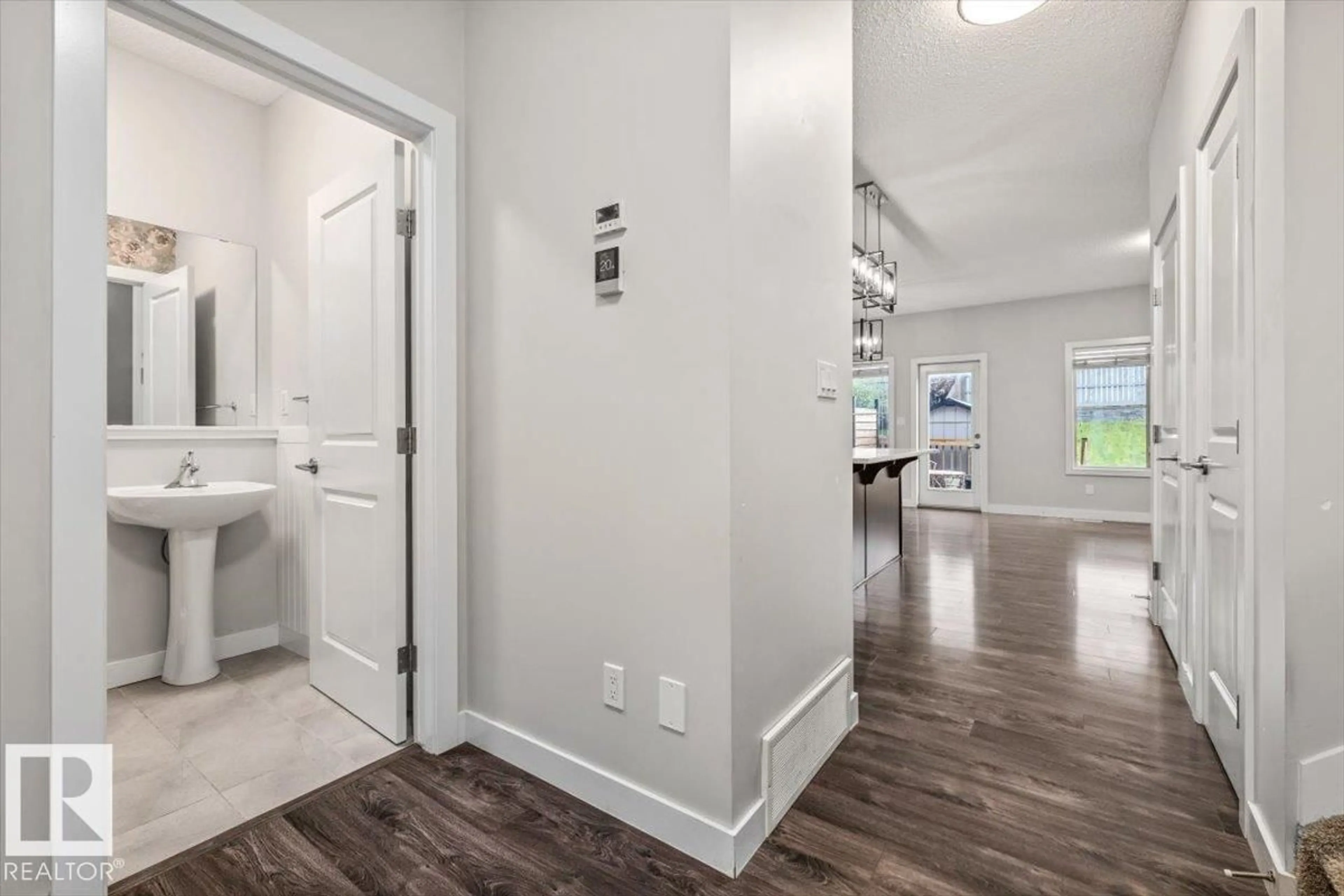 Indoor entryway for 41 GREENBURY CL, Spruce Grove Alberta T7X0L9