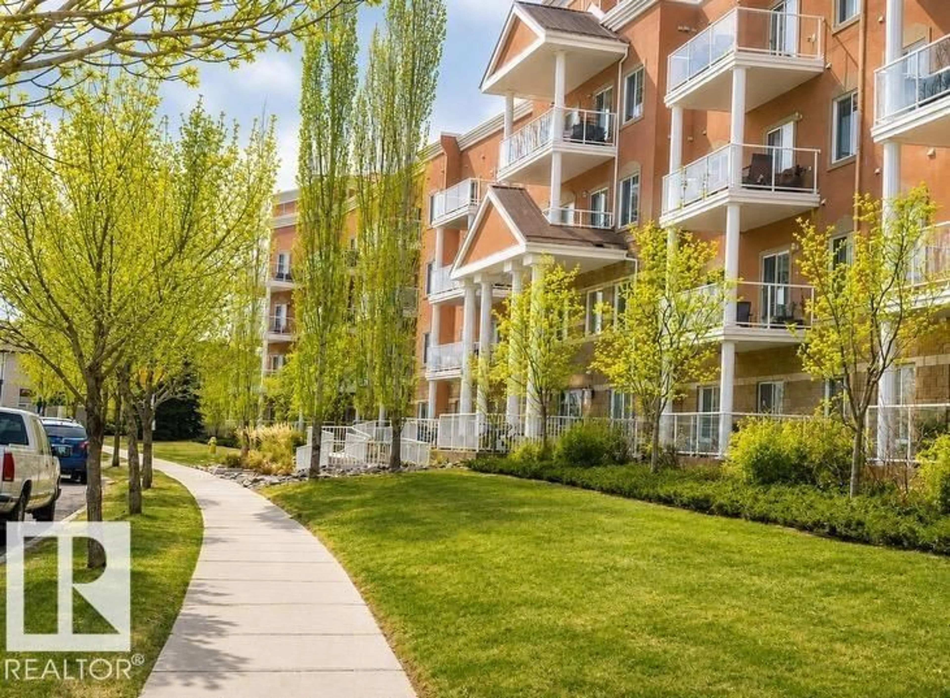 Patio, street for #341 - 263 MACEWAN RD, Edmonton Alberta T6W0C4