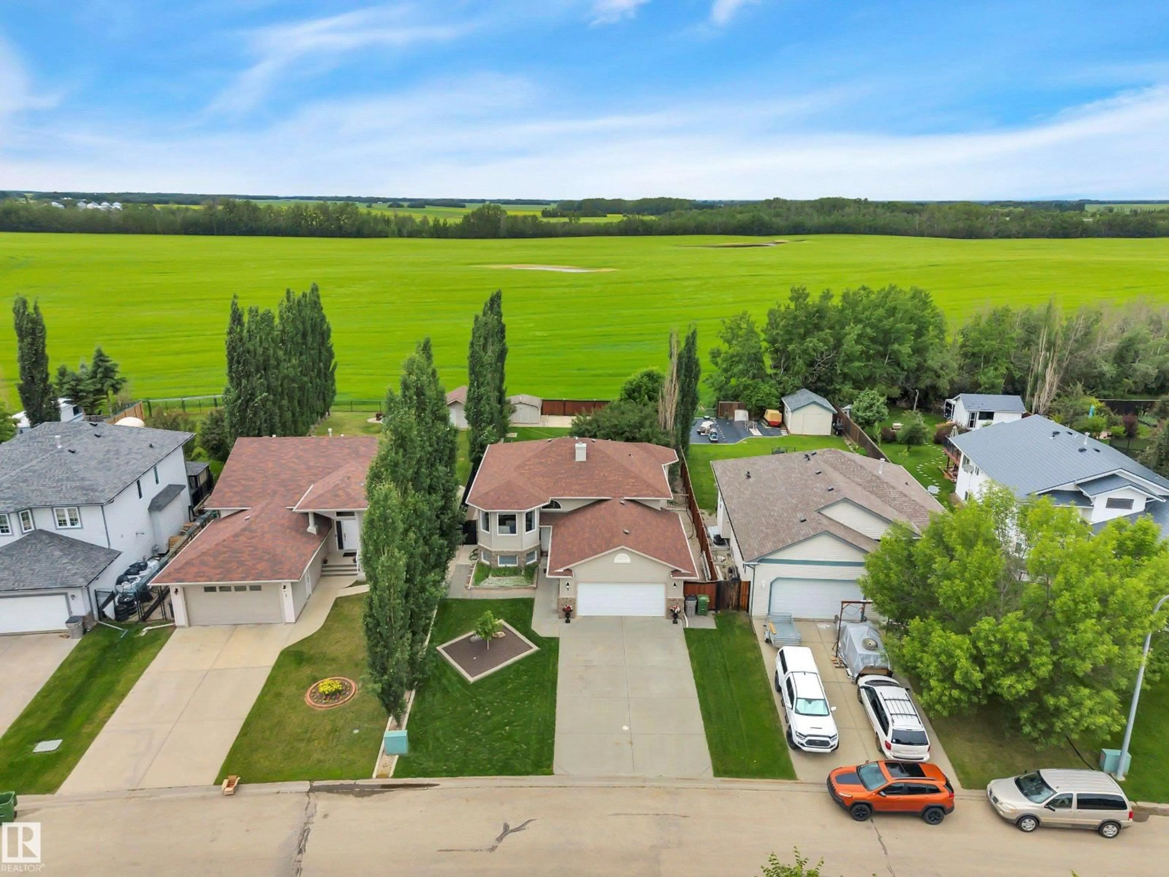 A pic from outside/outdoor area/front of a property/back of a property/a pic from drone, unknown for 9 WESTVIEW DR, Calmar Alberta T0C0V0