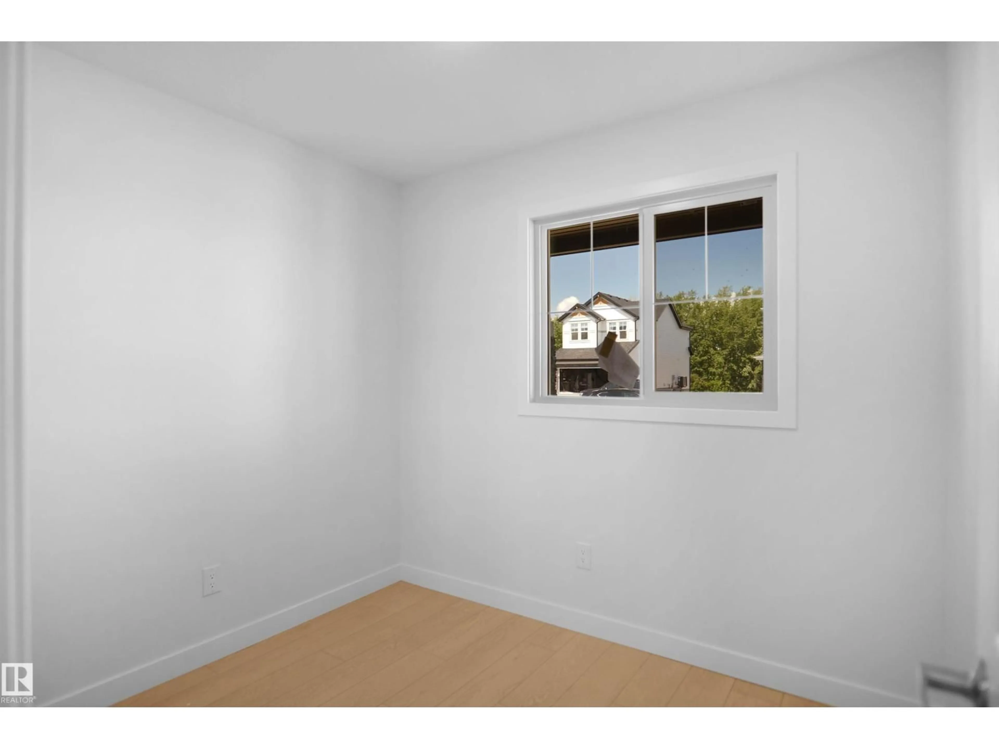 A pic of a room for 21225 131A AV, Edmonton Alberta T5S0T7