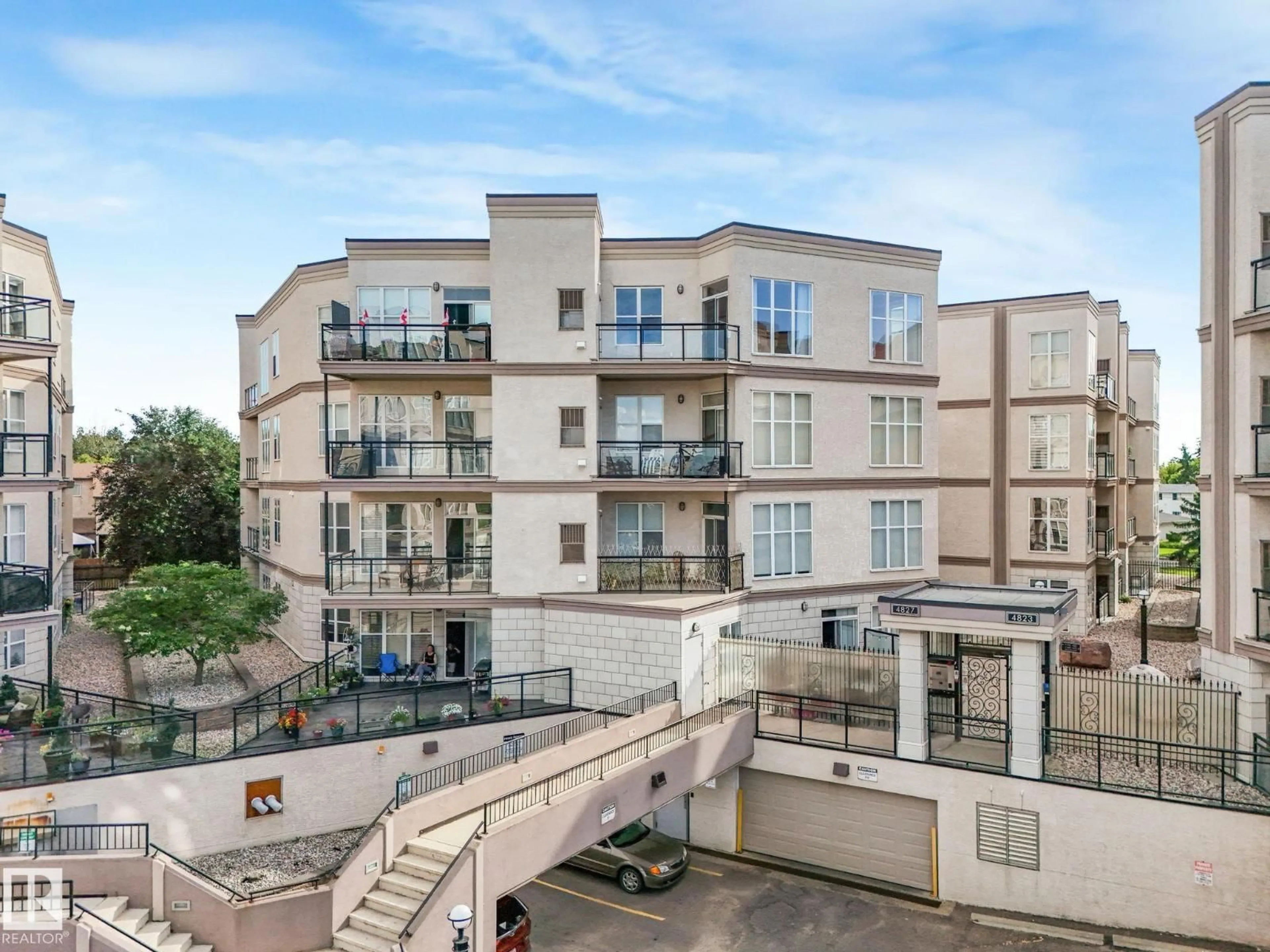A pic from outside/outdoor area/front of a property/back of a property/a pic from drone, city buildings view from balcony for 150 4827 104A ST NW, Edmonton Alberta T6H0R5