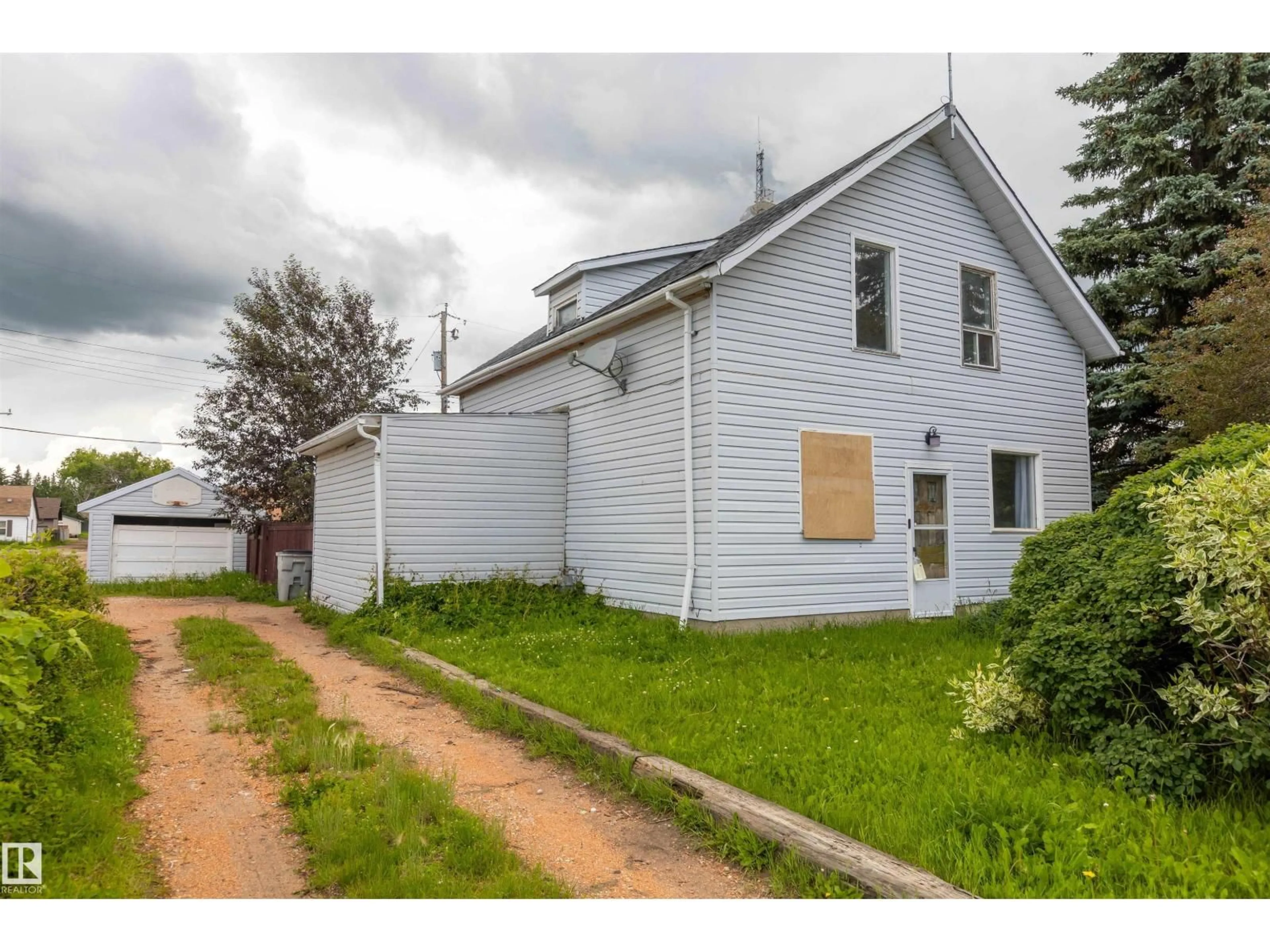 Unknown for 5016 49 ST, Legal Alberta T0G1L0