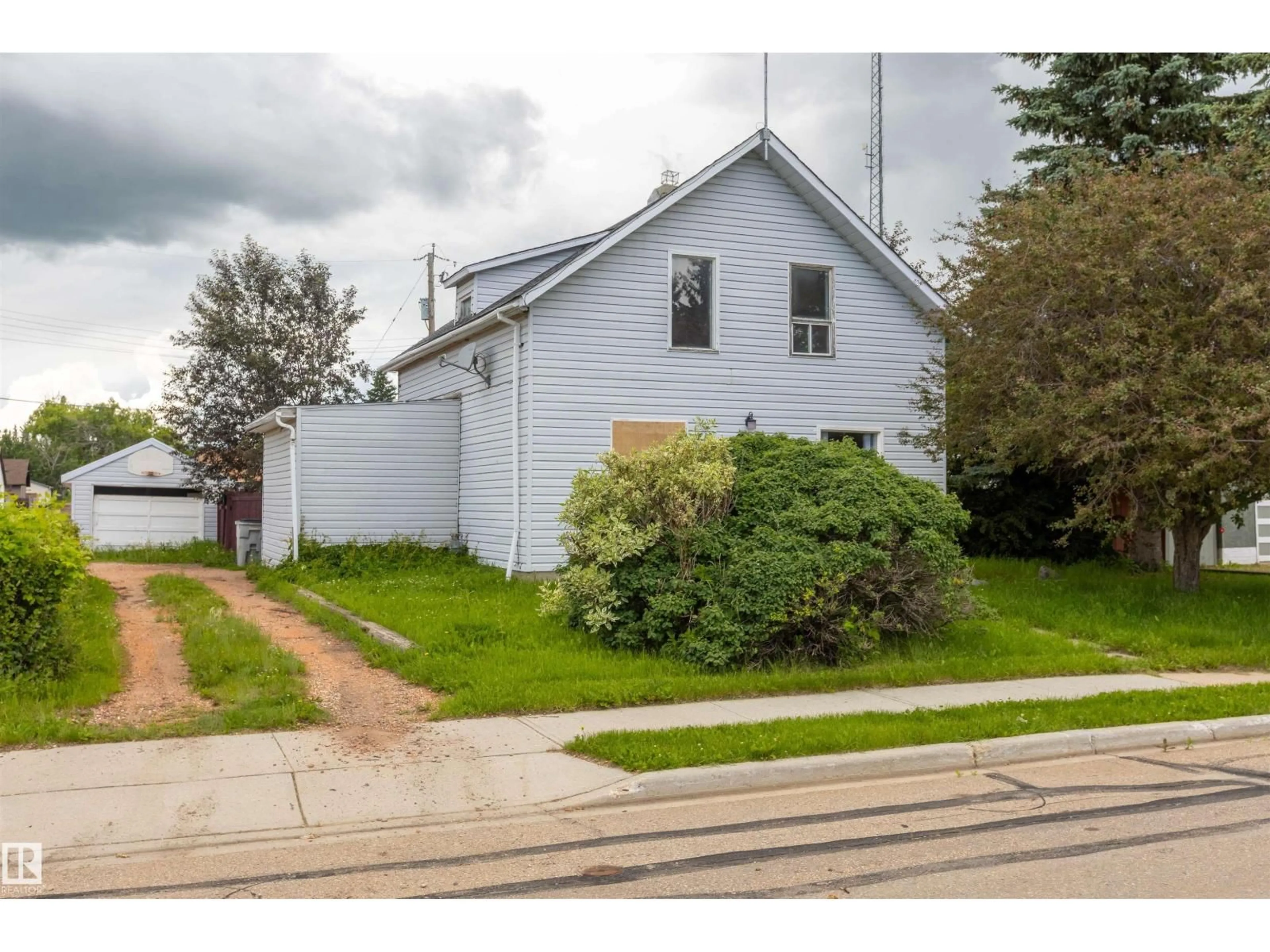 Unknown for 5016 49 ST, Legal Alberta T0G1L0