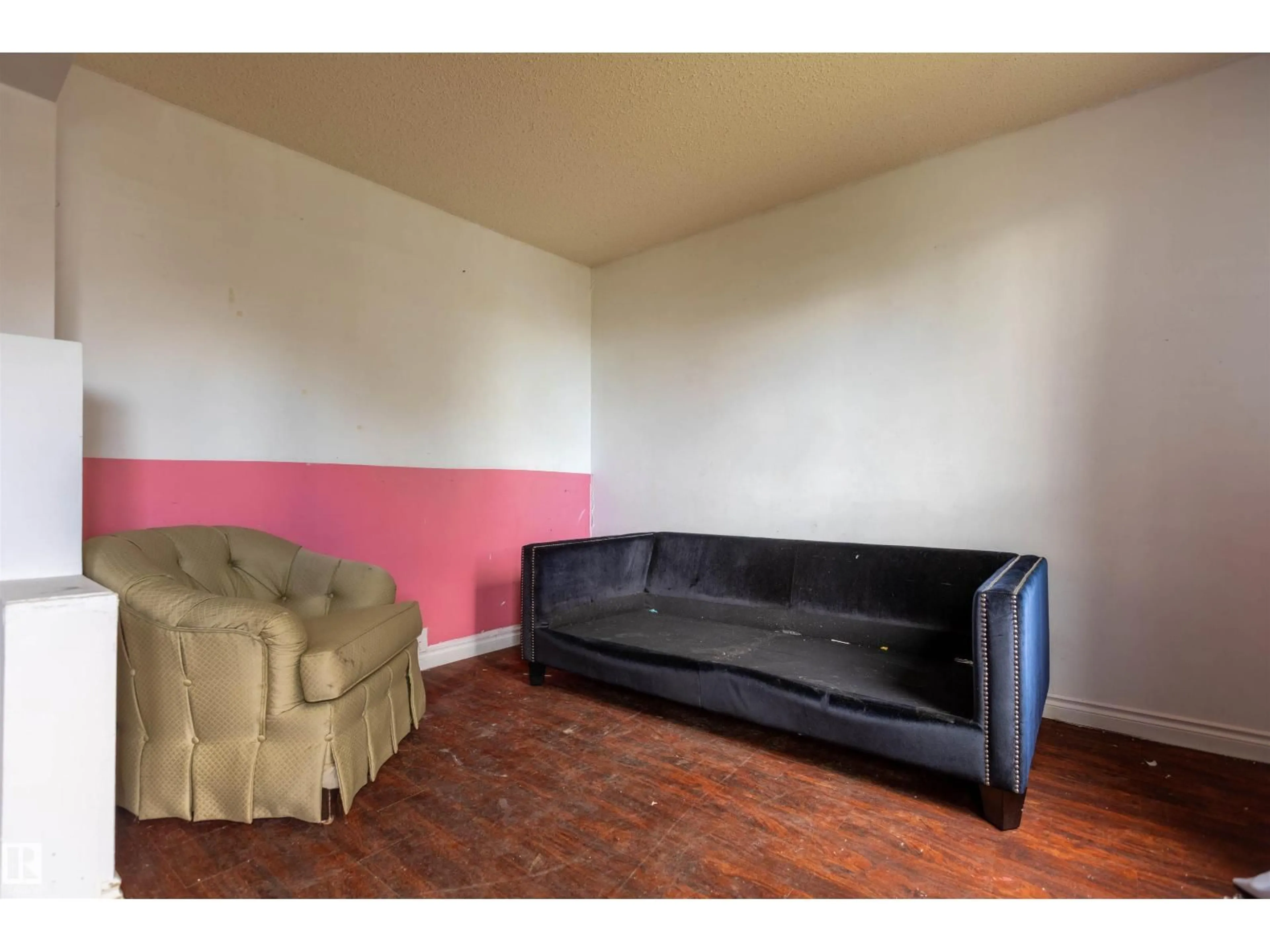 A pic of a room for 5016 49 ST, Legal Alberta T0G1L0