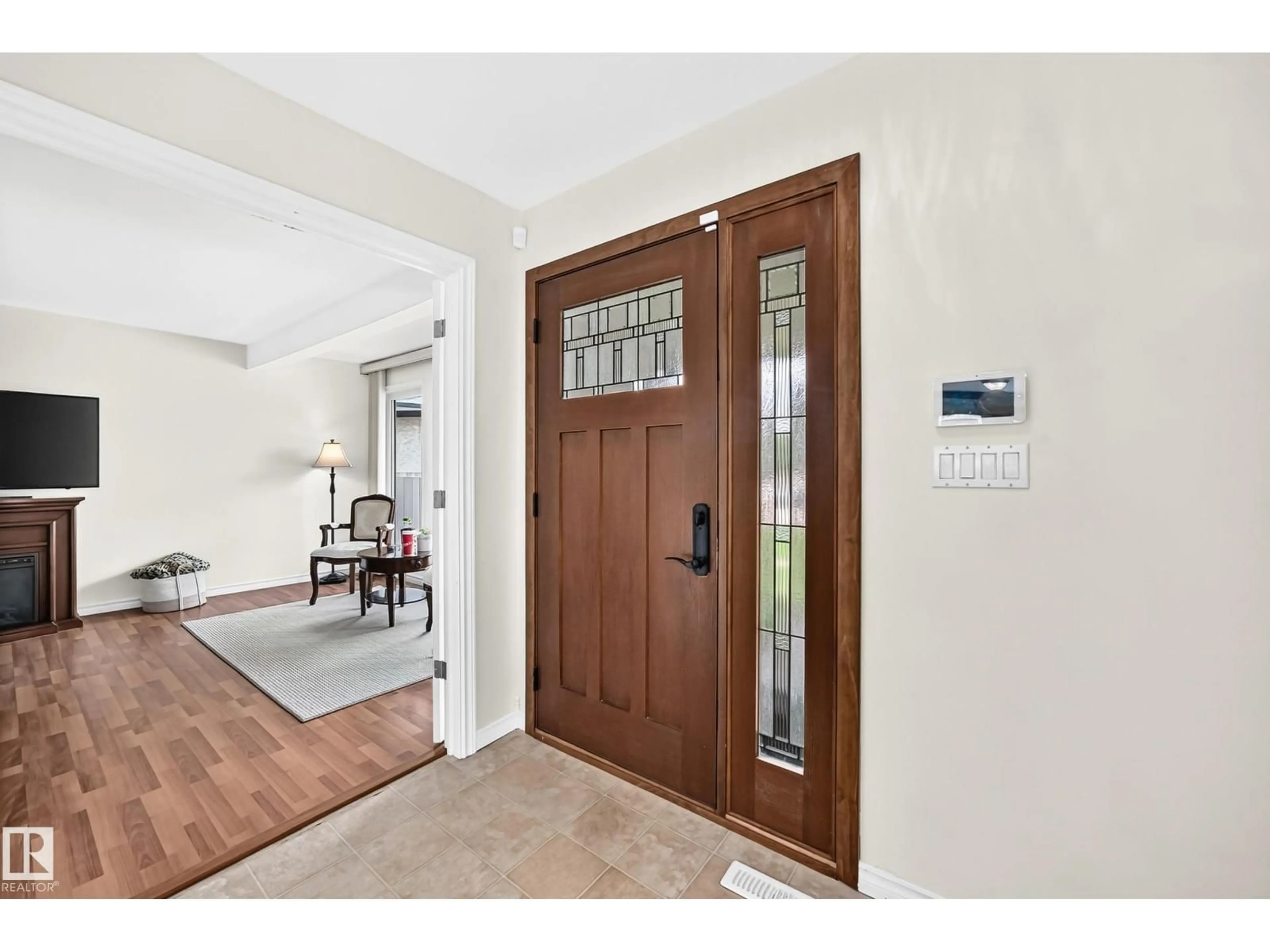 Indoor entryway for 10451 26 AV, Edmonton Alberta T6J4K1
