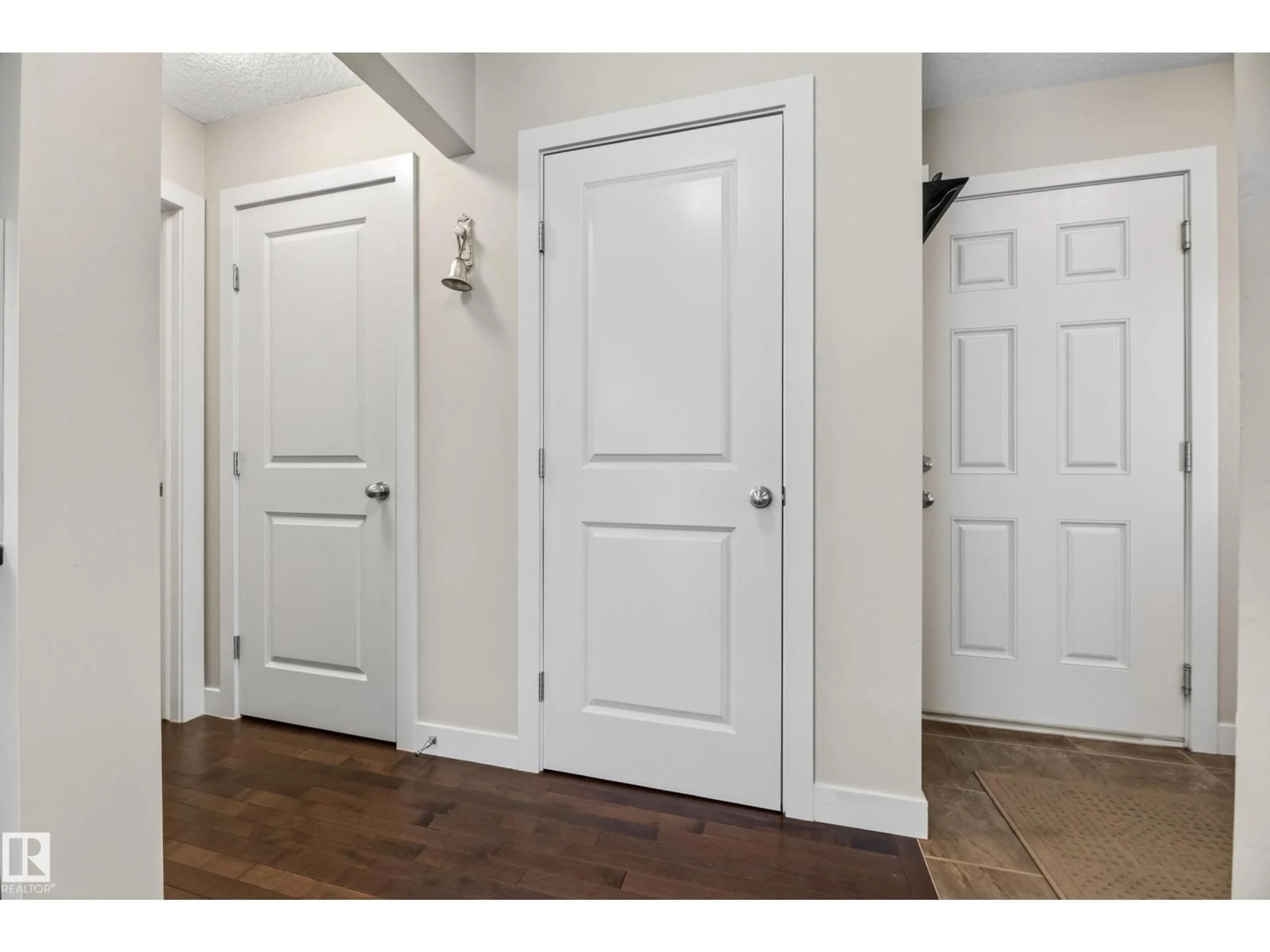 Indoor entryway for 197 SUMMERSTONE LN, Sherwood Park Alberta T8H0K2