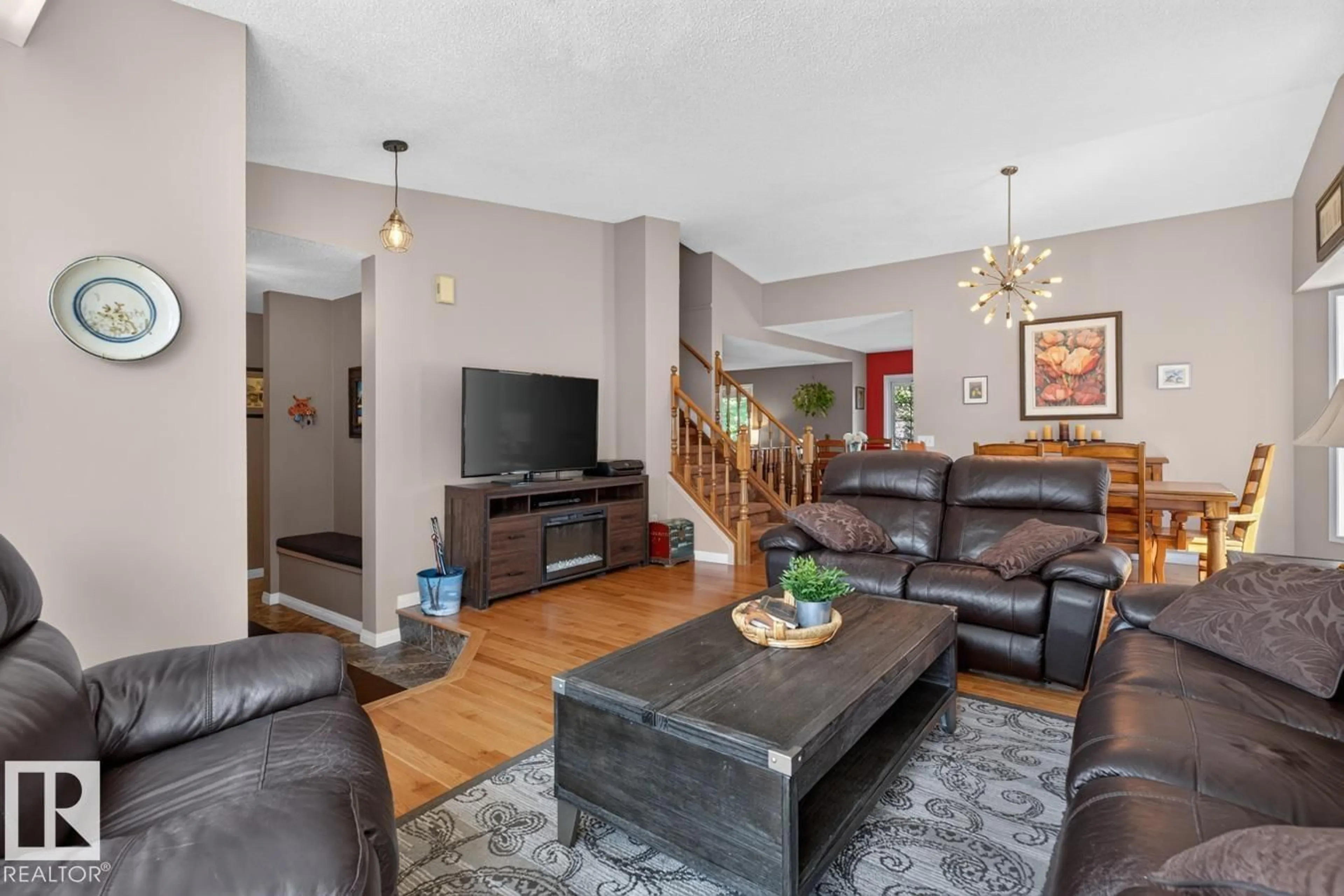 Living room with furniture, unknown for 135 MEADOWVIEW DR, Sherwood Park Alberta T8H1P8