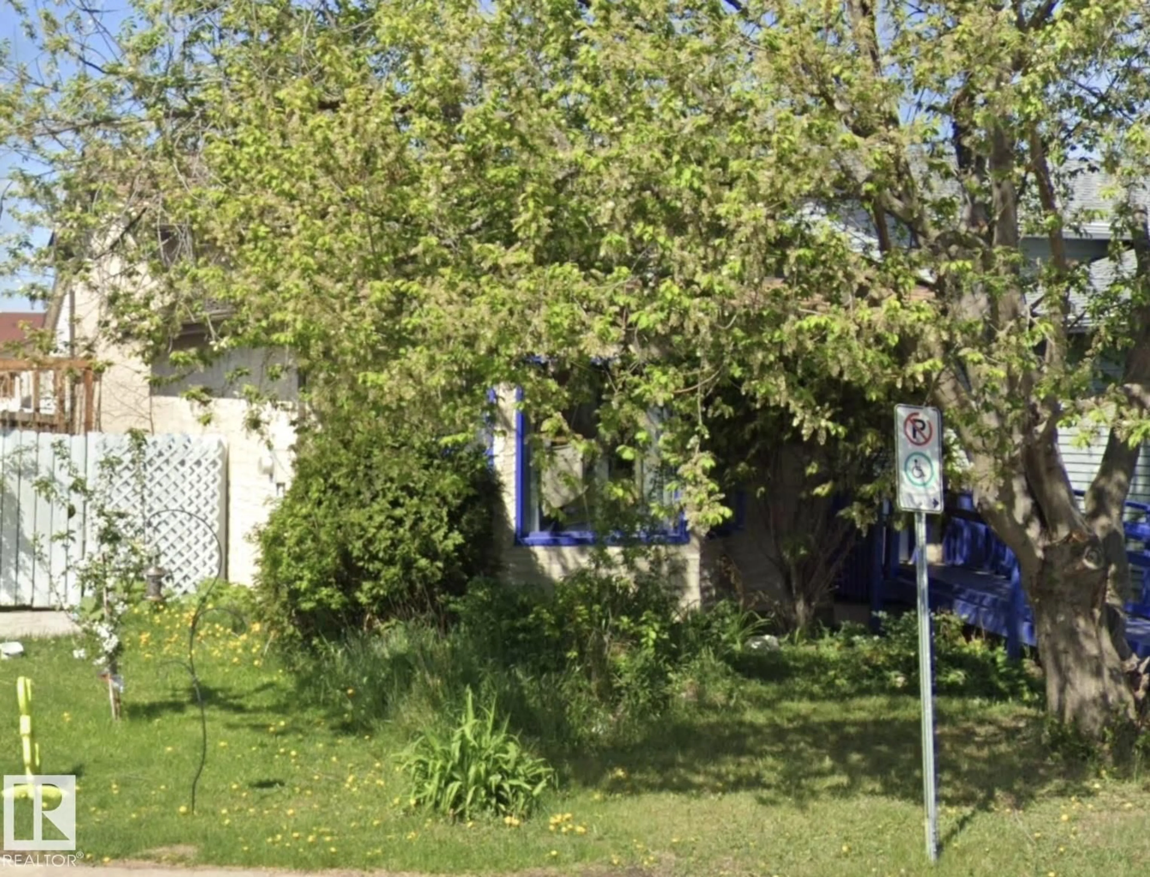 Shed for 8316 157 AV, Edmonton Alberta T5Z2P7