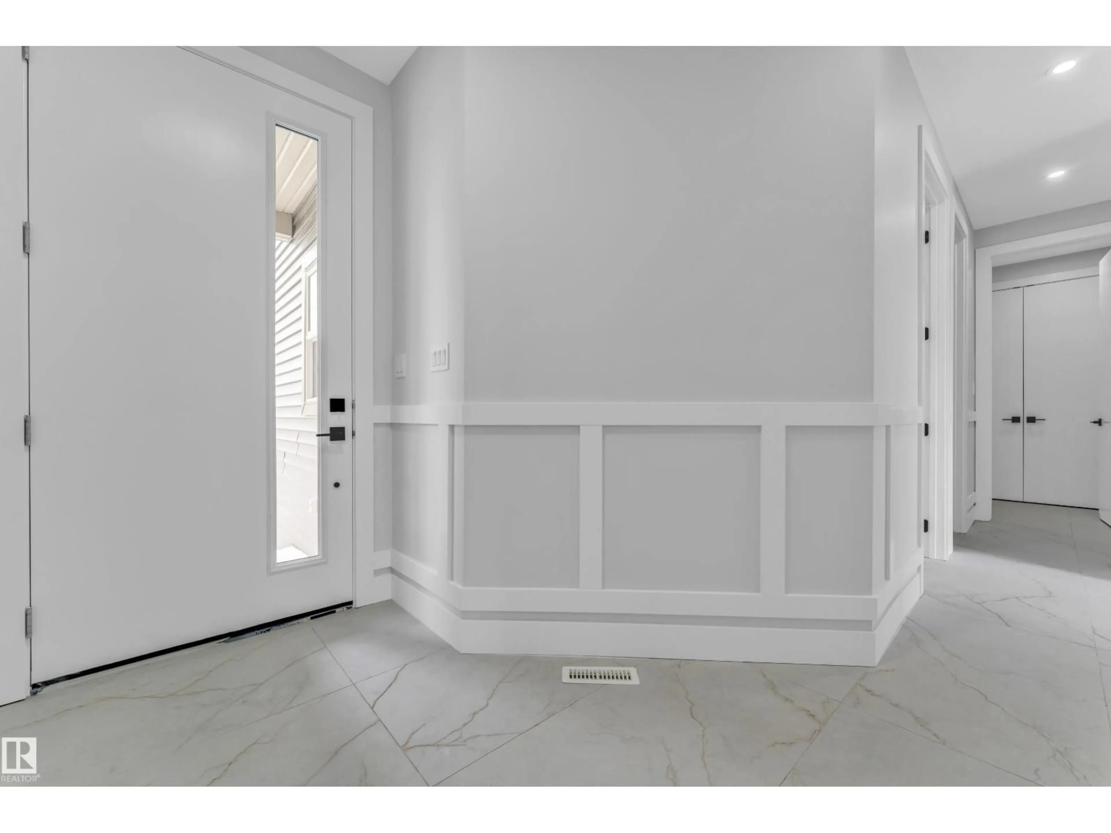 Indoor entryway for 2611 62 AV, Rural Leduc County Alberta T4X3A4