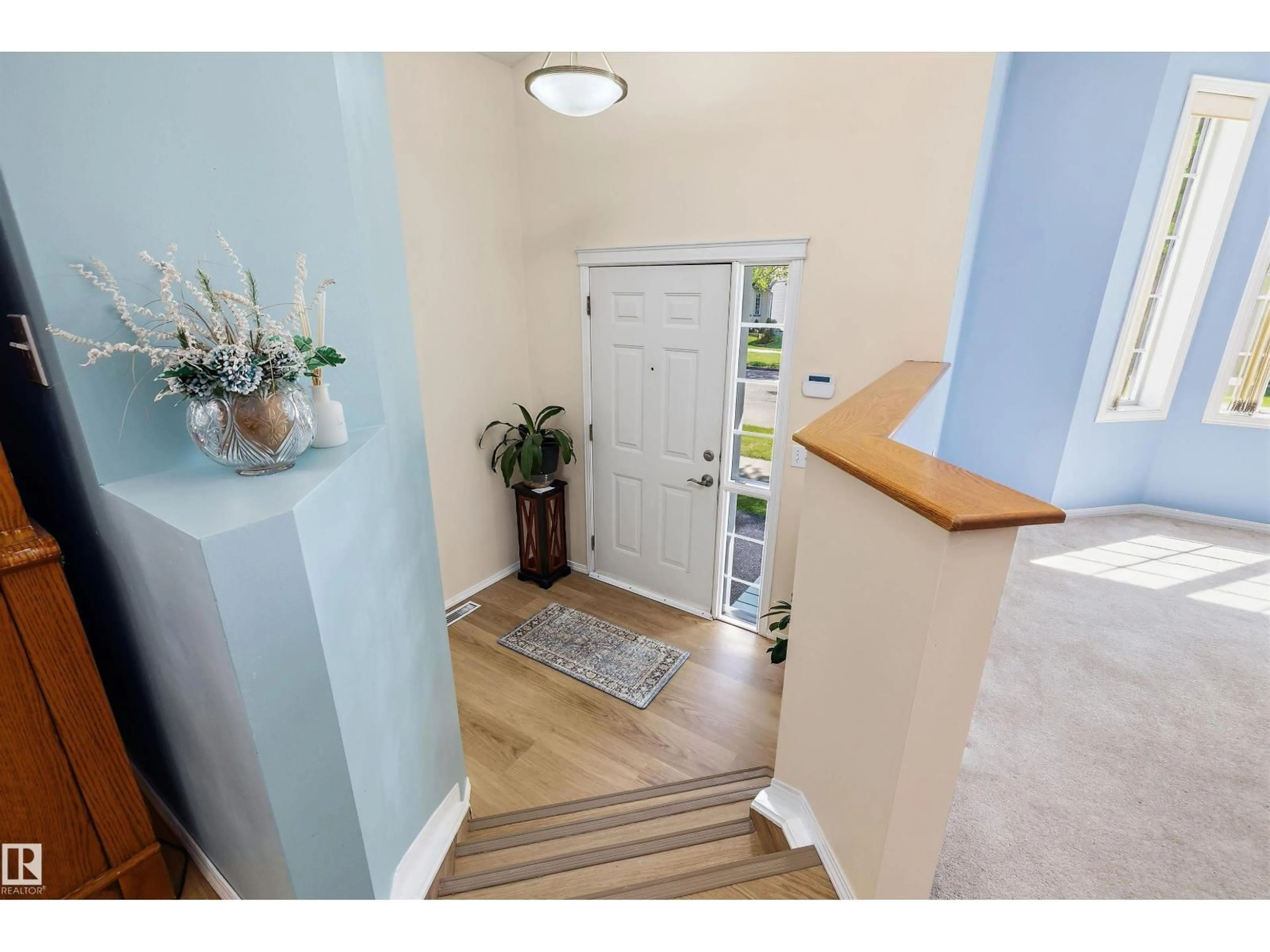 Indoor entryway for NW - 15016 134 ST, Edmonton Alberta T6V1M6