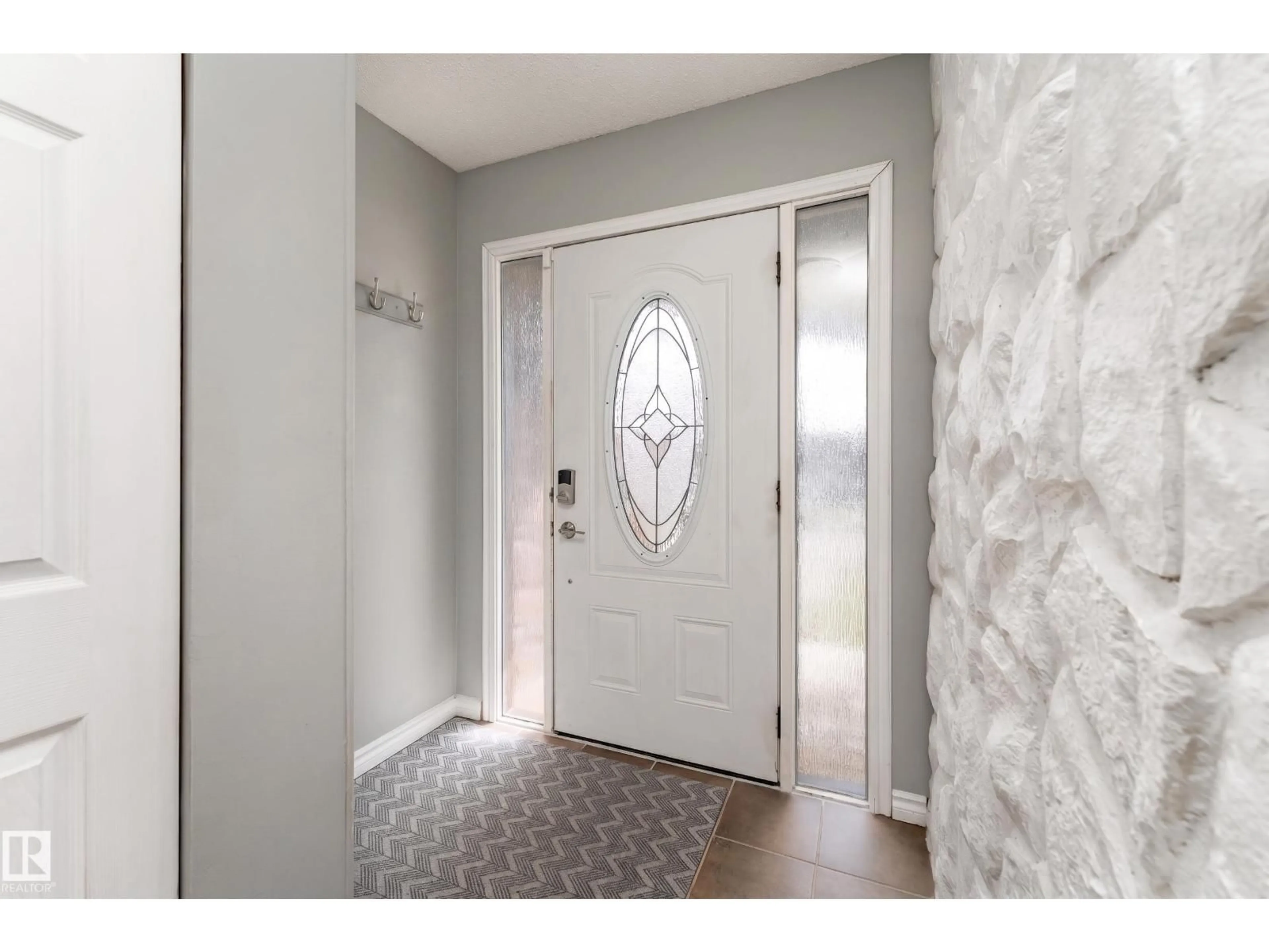 Indoor entryway for 5020 51 ST, Calmar Alberta T0C0V0