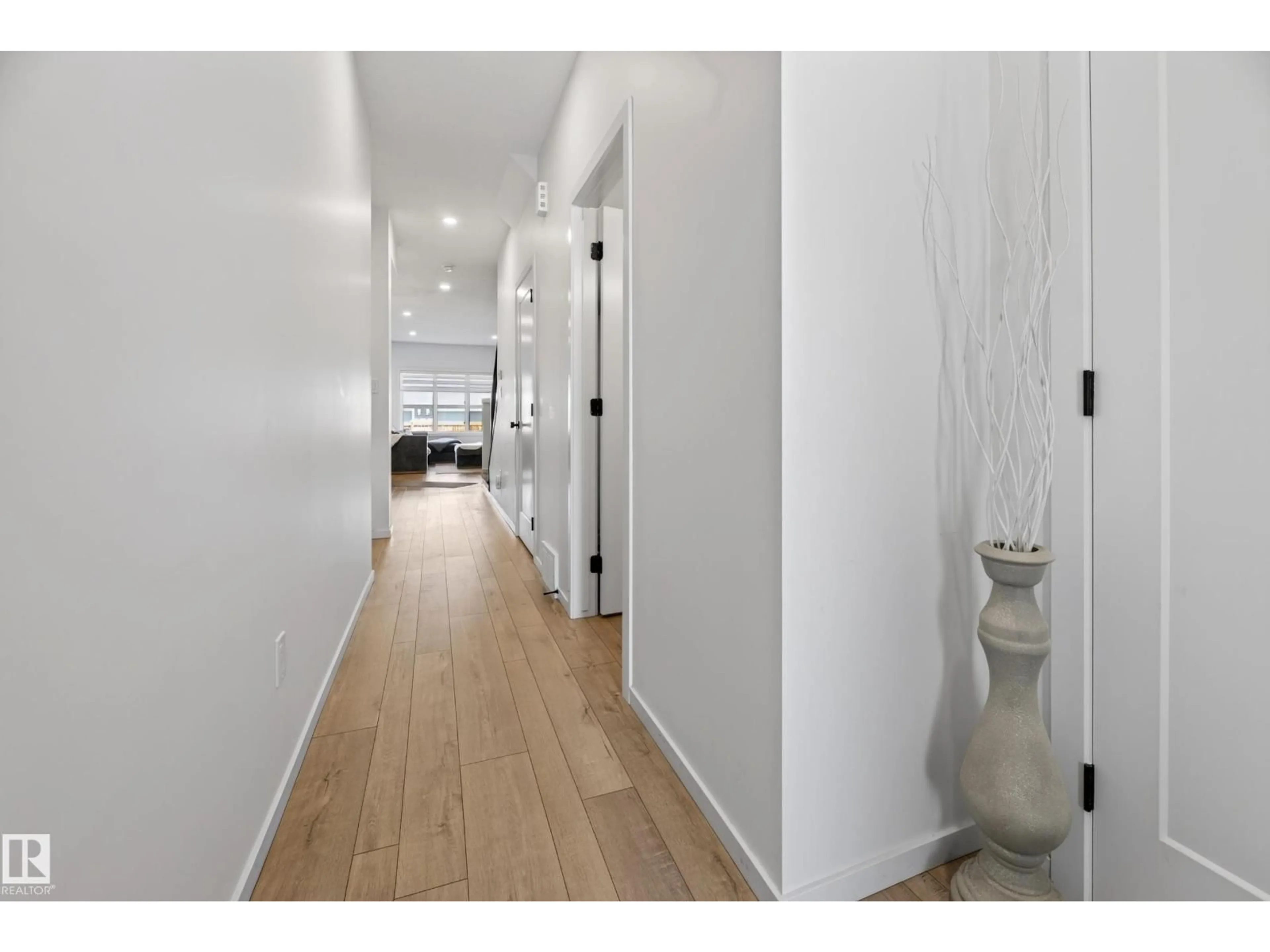 Indoor entryway for 8038 174A AV, Edmonton Alberta T5Z0R7