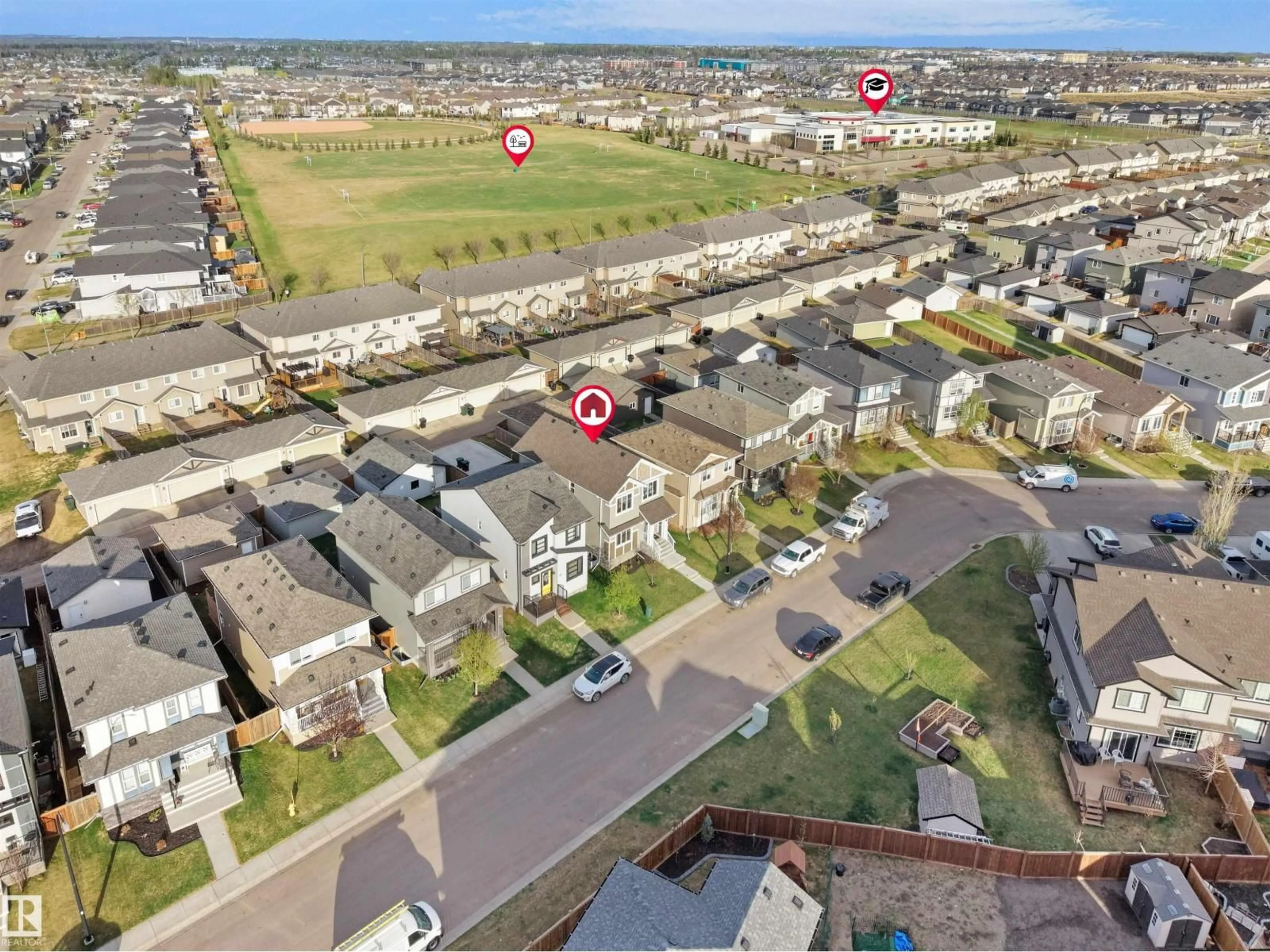 A pic from outside/outdoor area/front of a property/back of a property/a pic from drone, street for 30 HOPE CM, Spruce Grove Alberta T7X0X3