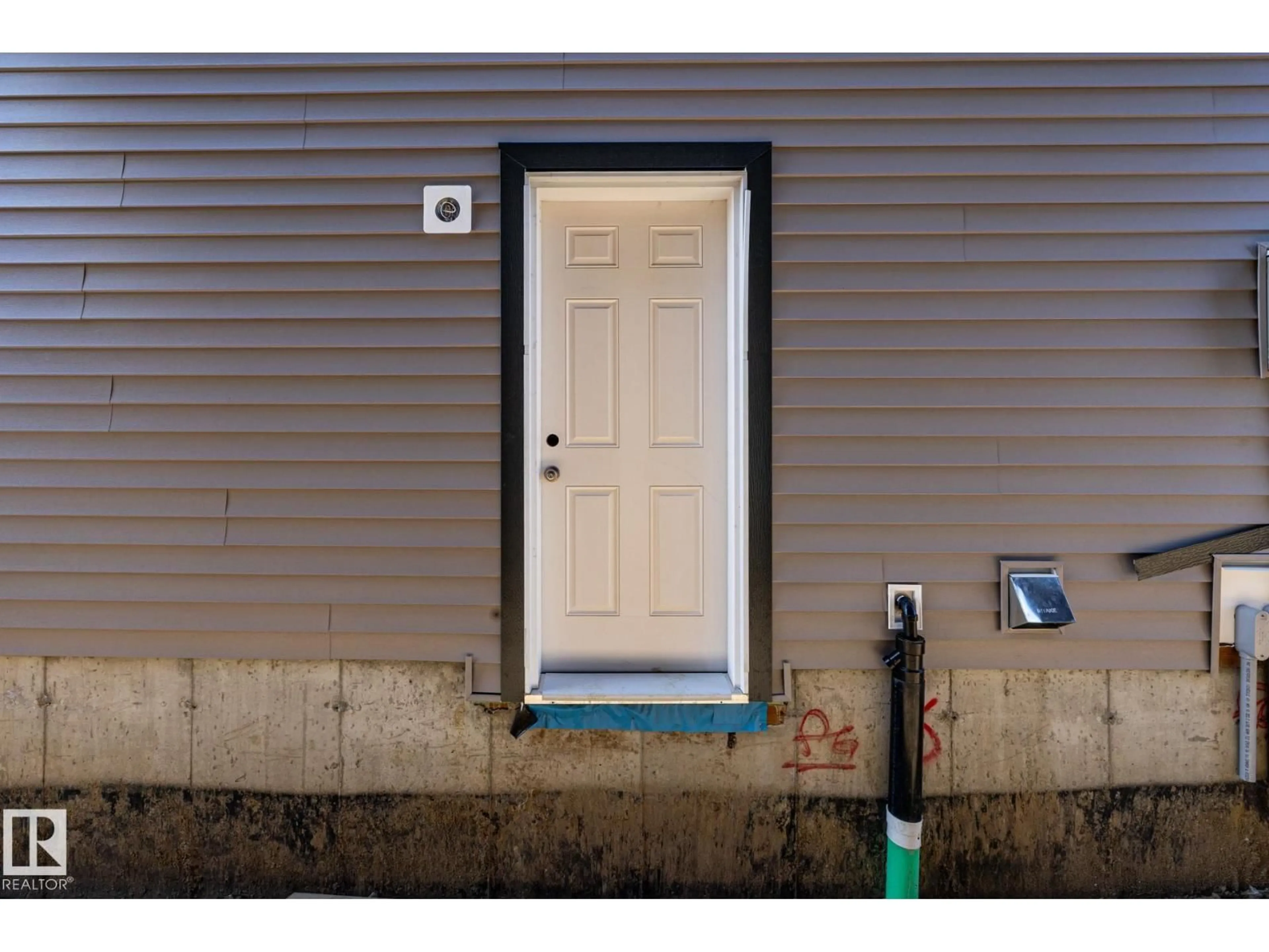 Home with vinyl exterior material, street for 13 PATRIOT WY, Spruce Grove Alberta T7X2W6