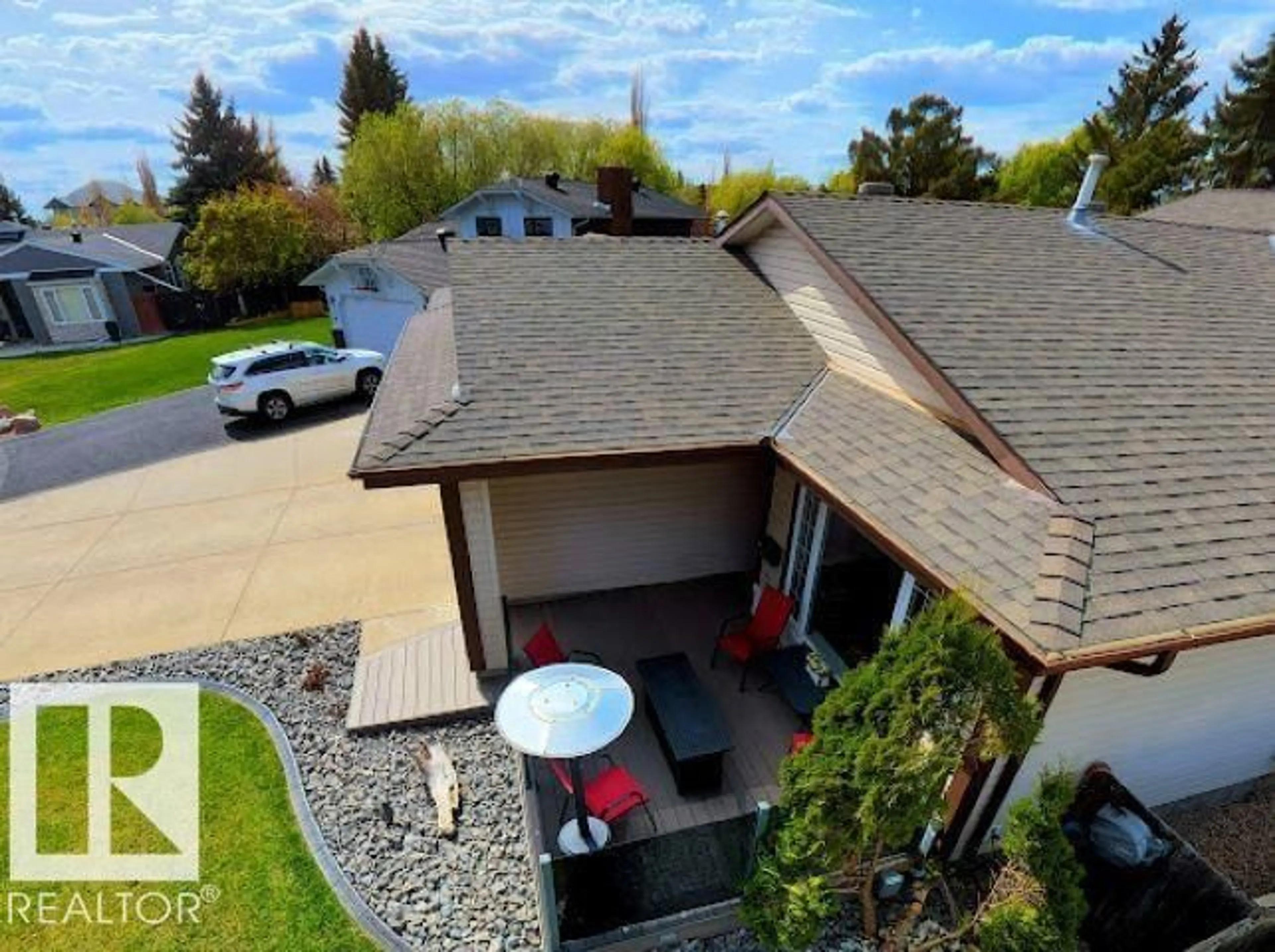 A pic from outside/outdoor area/front of a property/back of a property/a pic from drone, unknown for 4118 46 ST, Beaumont Alberta T4X1G1