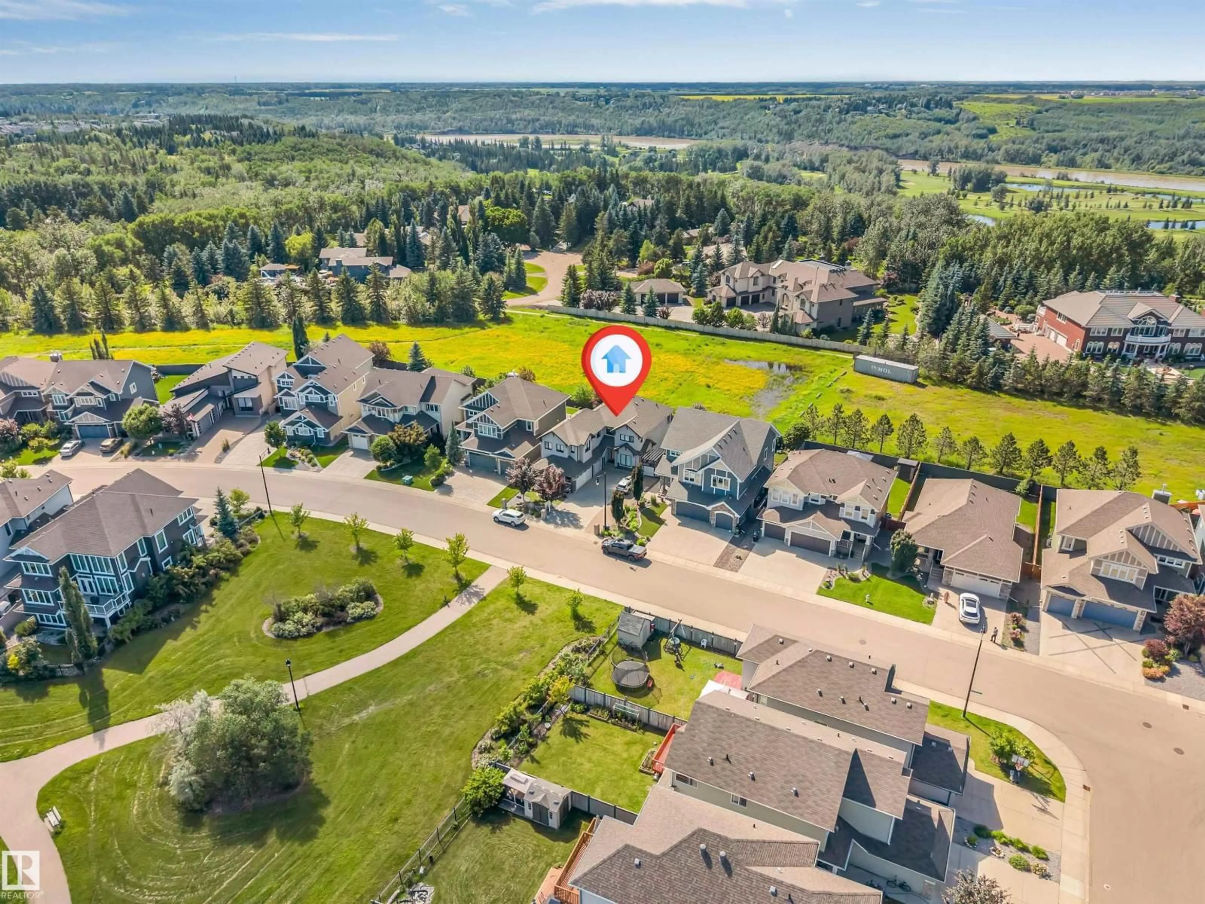 A pic from outside/outdoor area/front of a property/back of a property/a pic from drone, street for SW SW - 656 180 ST, Edmonton Alberta T6W2T1