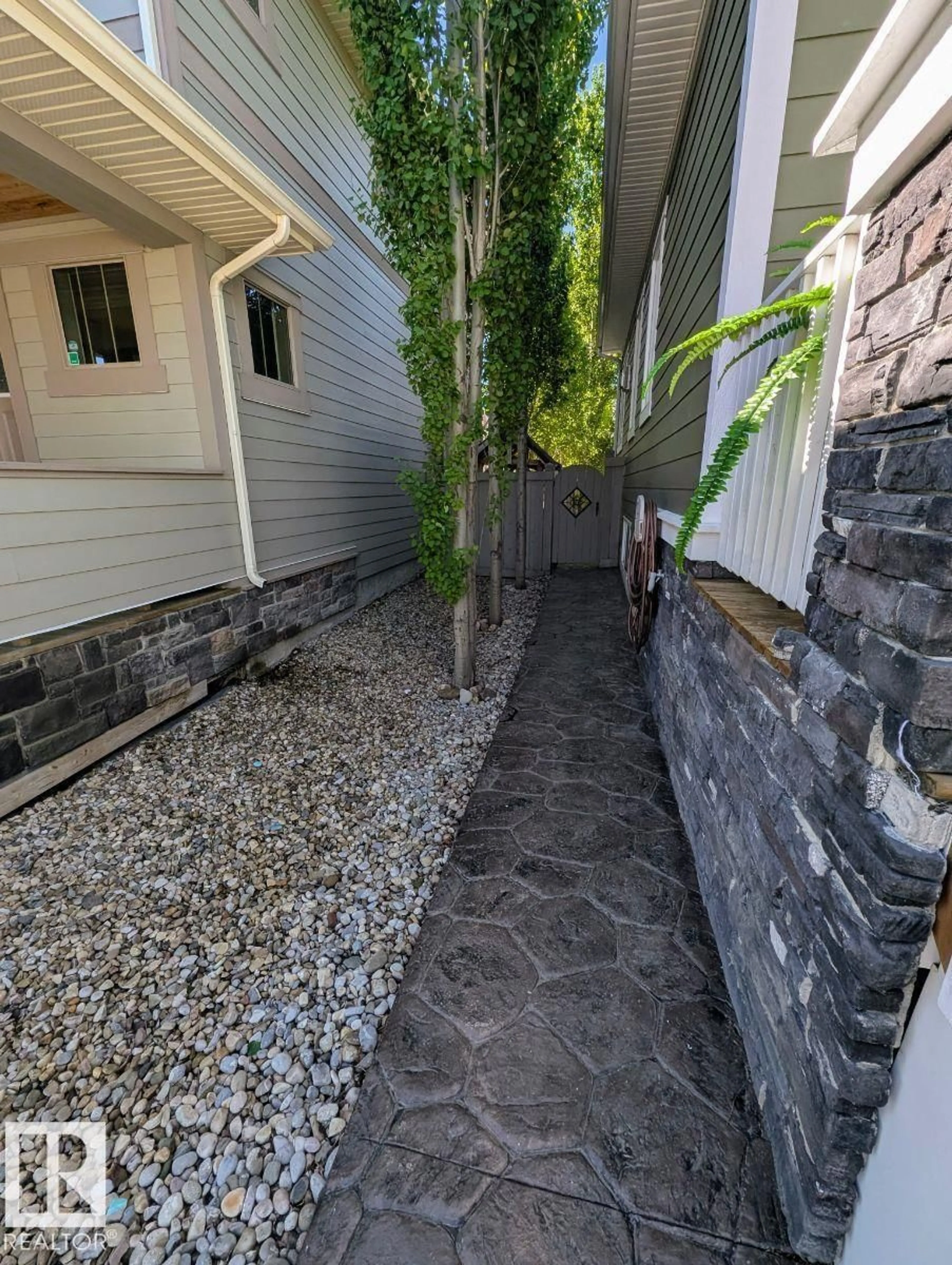 Patio, street for 2327 FREZENBERG AV, Edmonton Alberta T5E4Z1