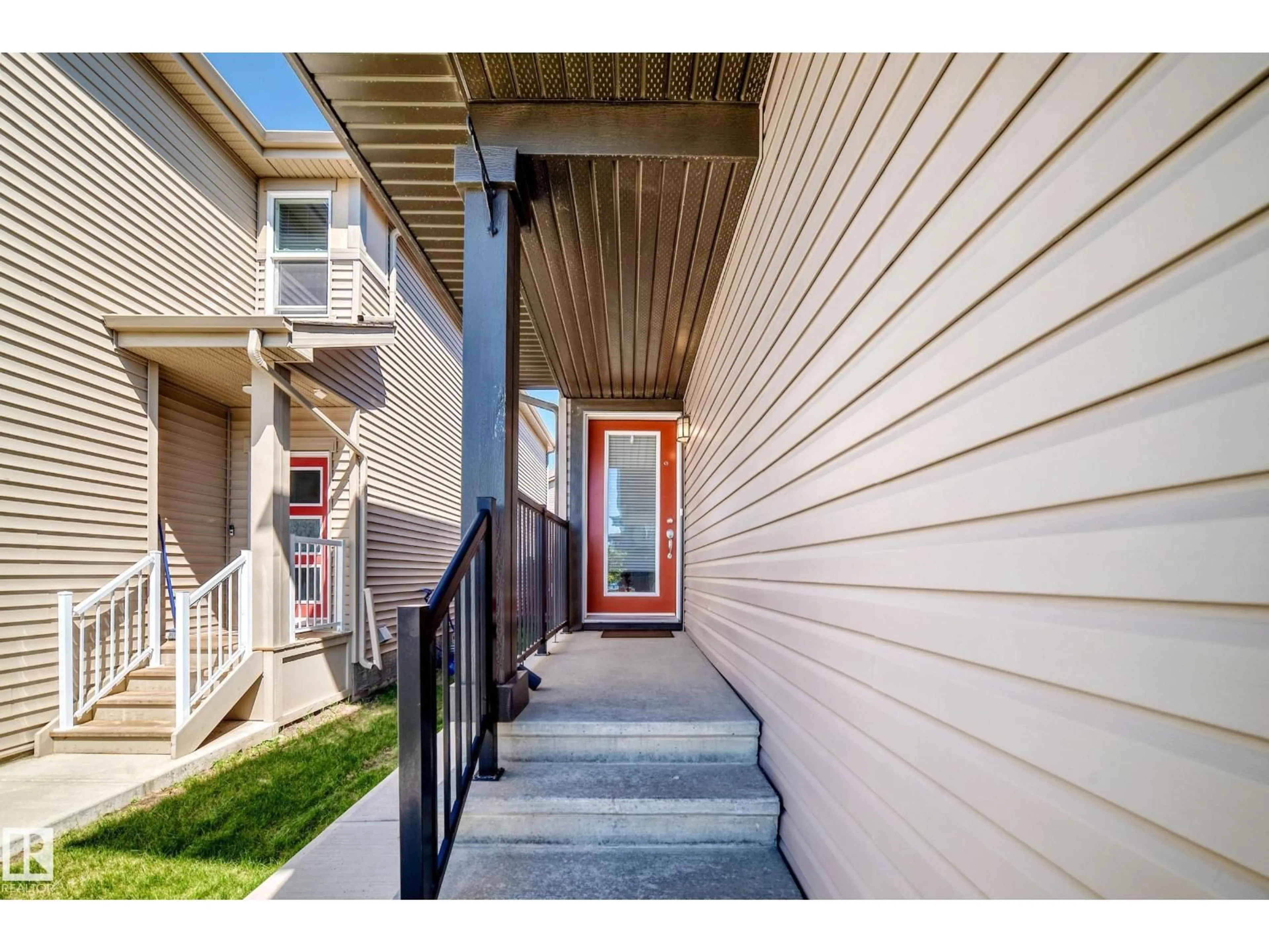 Indoor entryway for 22910 96A AV, Edmonton Alberta T5T7M7