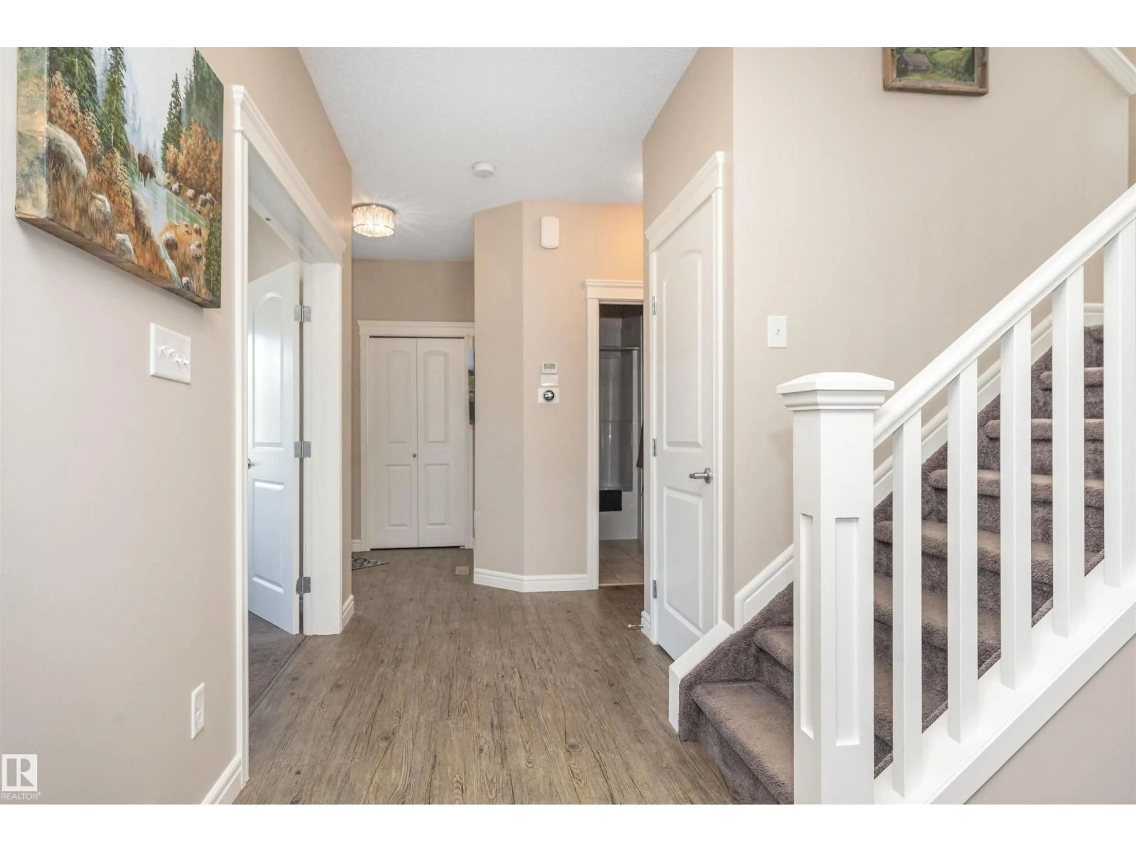 Indoor entryway for SW - 2304 89 ST, Edmonton Alberta T6X0R9