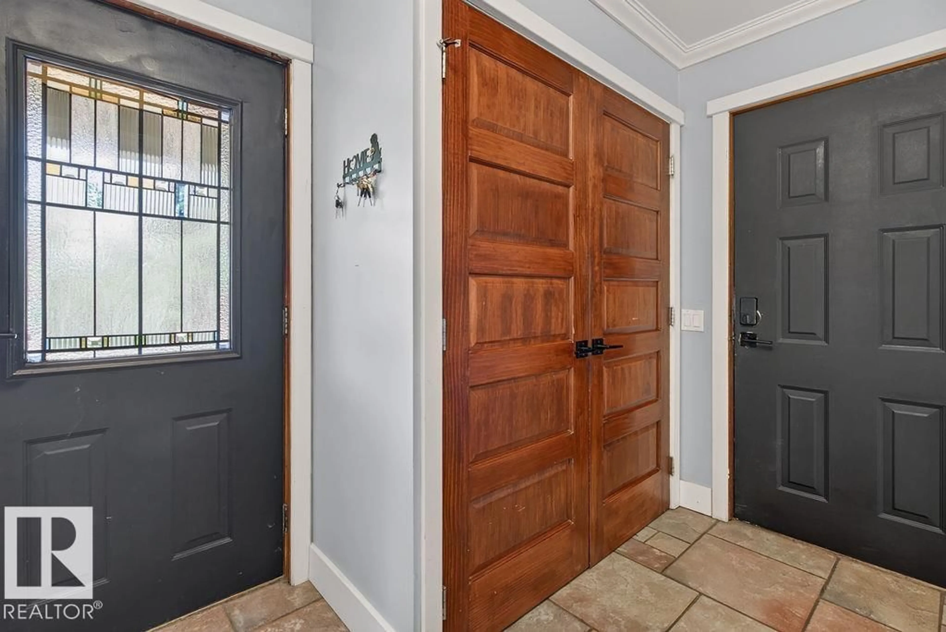 Indoor entryway for 216 WOLF WILLOW RD, Edmonton Alberta T5T5L8