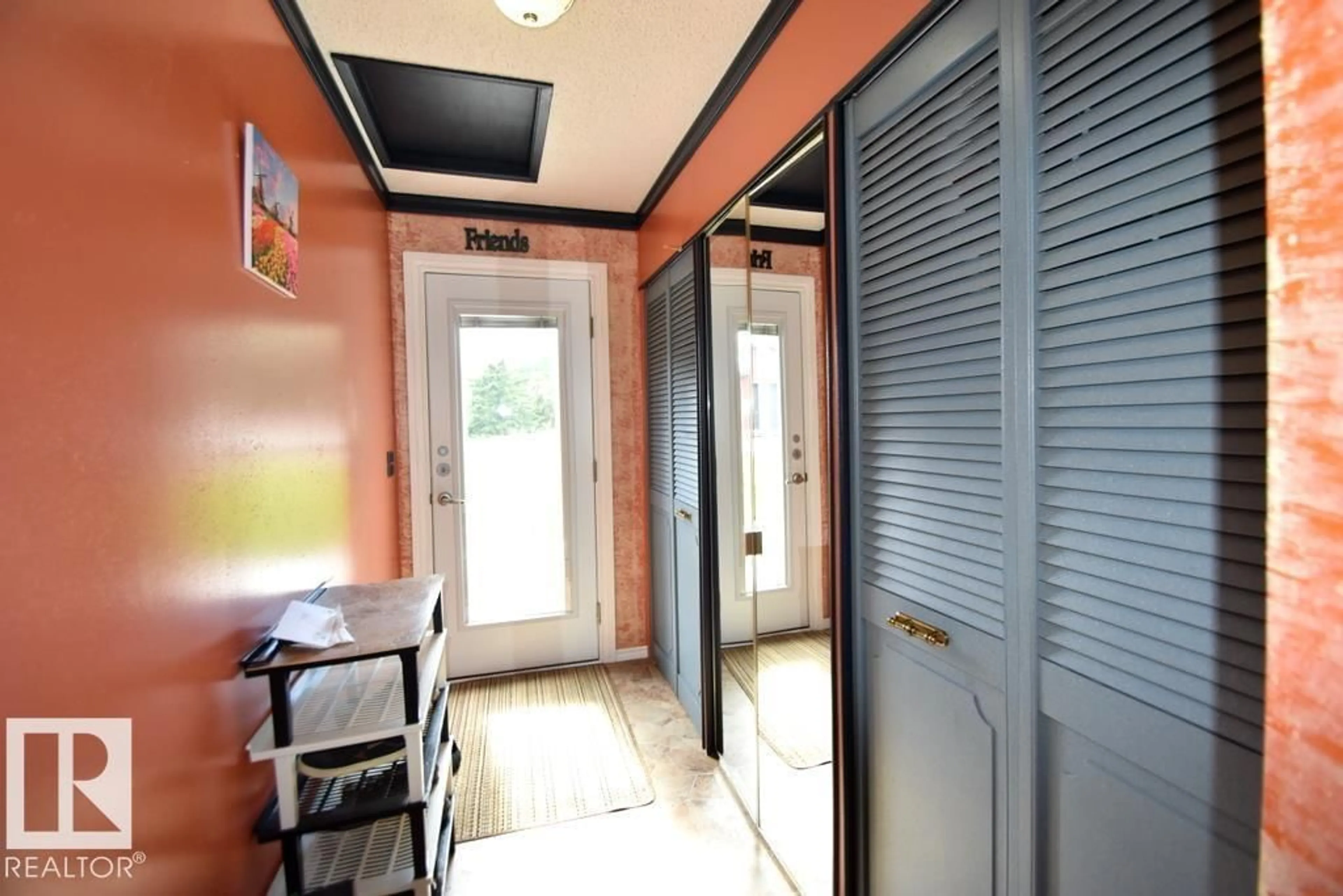 Indoor foyer for 618 CHURCHILL PARK ROAD, Rural Lac La Biche County Alberta T0A2C1