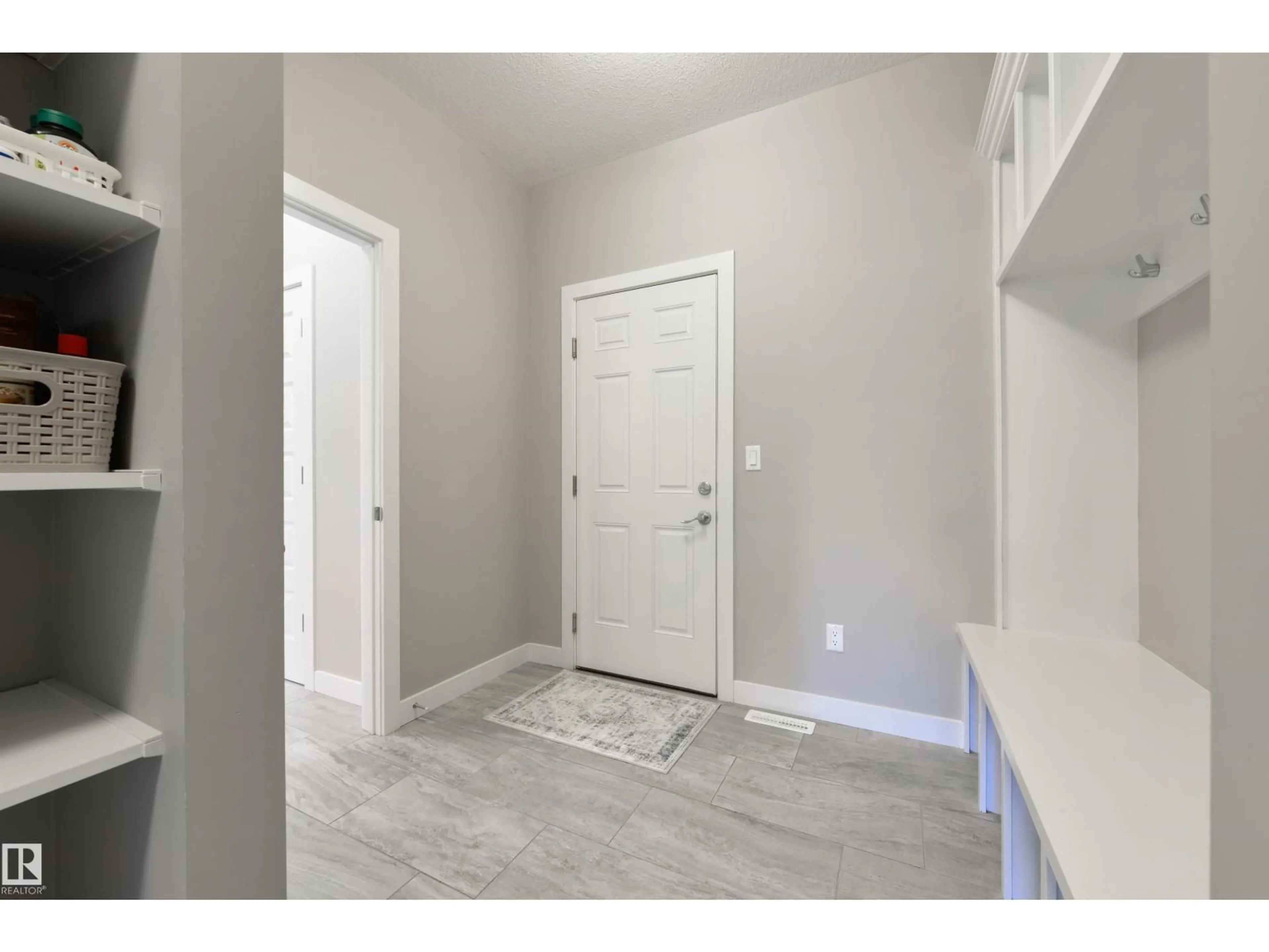 Indoor entryway for 23 KINGSBURY CI, Spruce Grove Alberta T7X0C9
