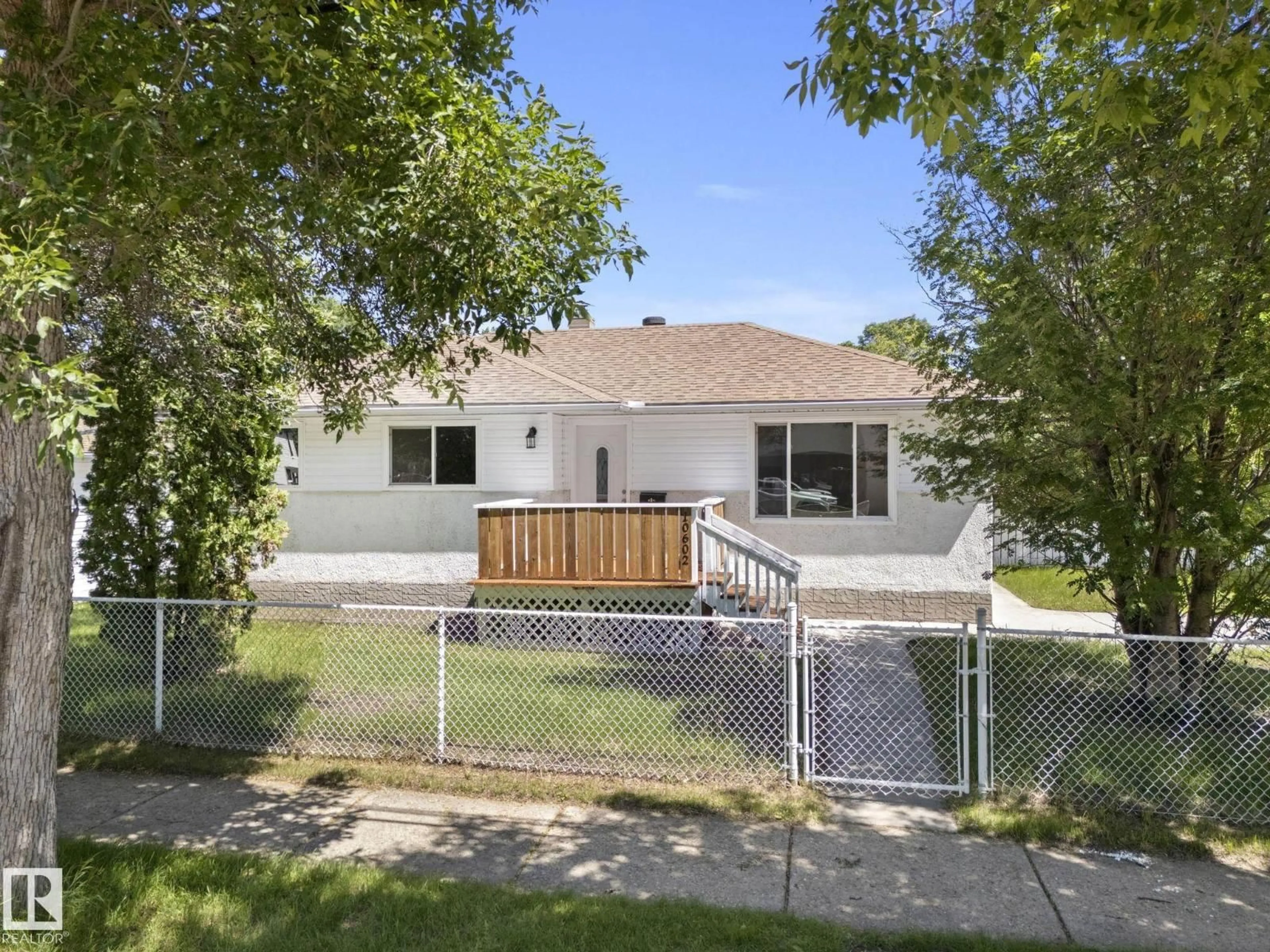A pic from outside/outdoor area/front of a property/back of a property/a pic from drone, street for 10602 100 AV, Fort Saskatchewan Alberta T8L1Z6