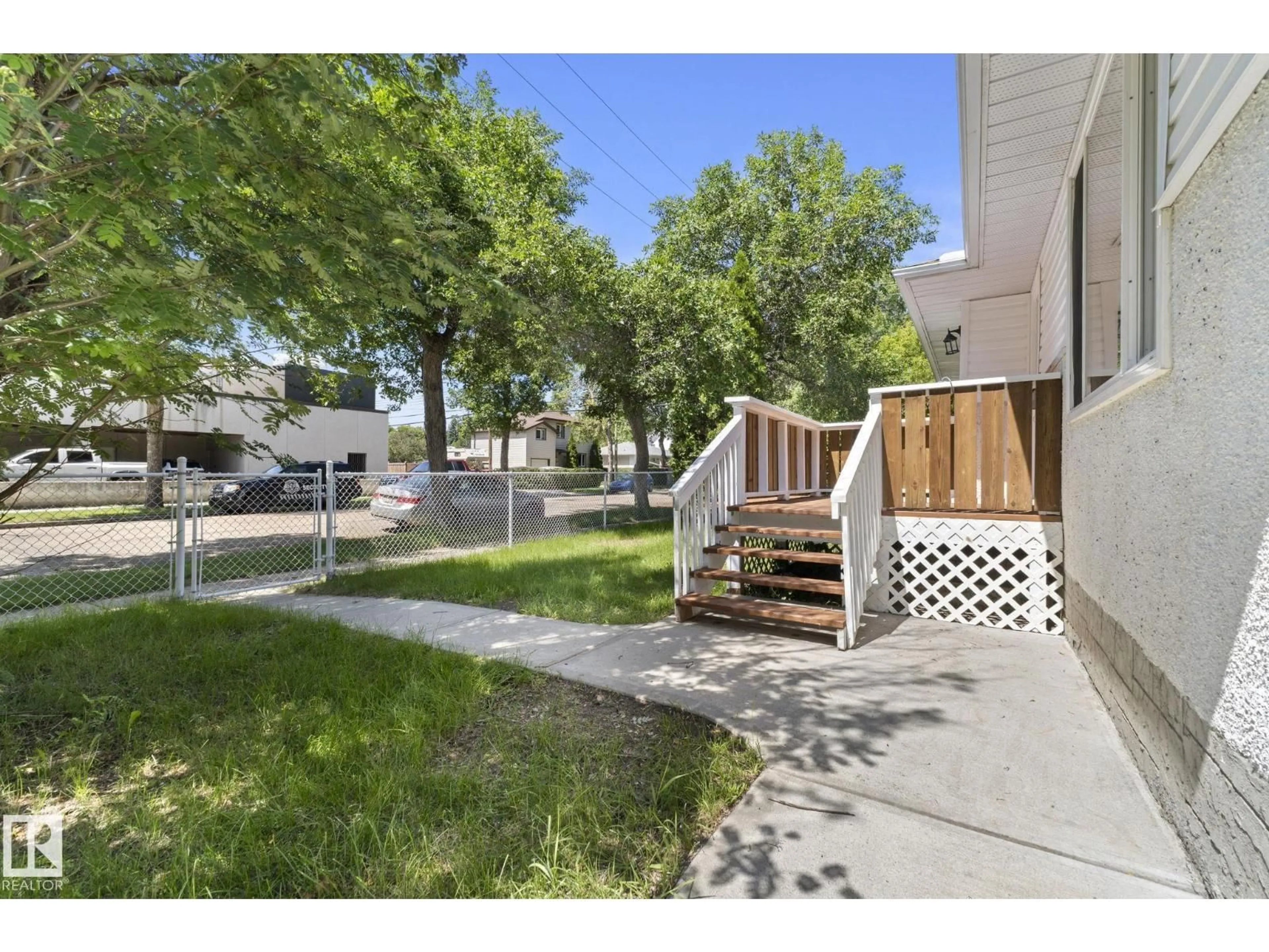 Patio, street for 10602 100 AV, Fort Saskatchewan Alberta T8L1Z6