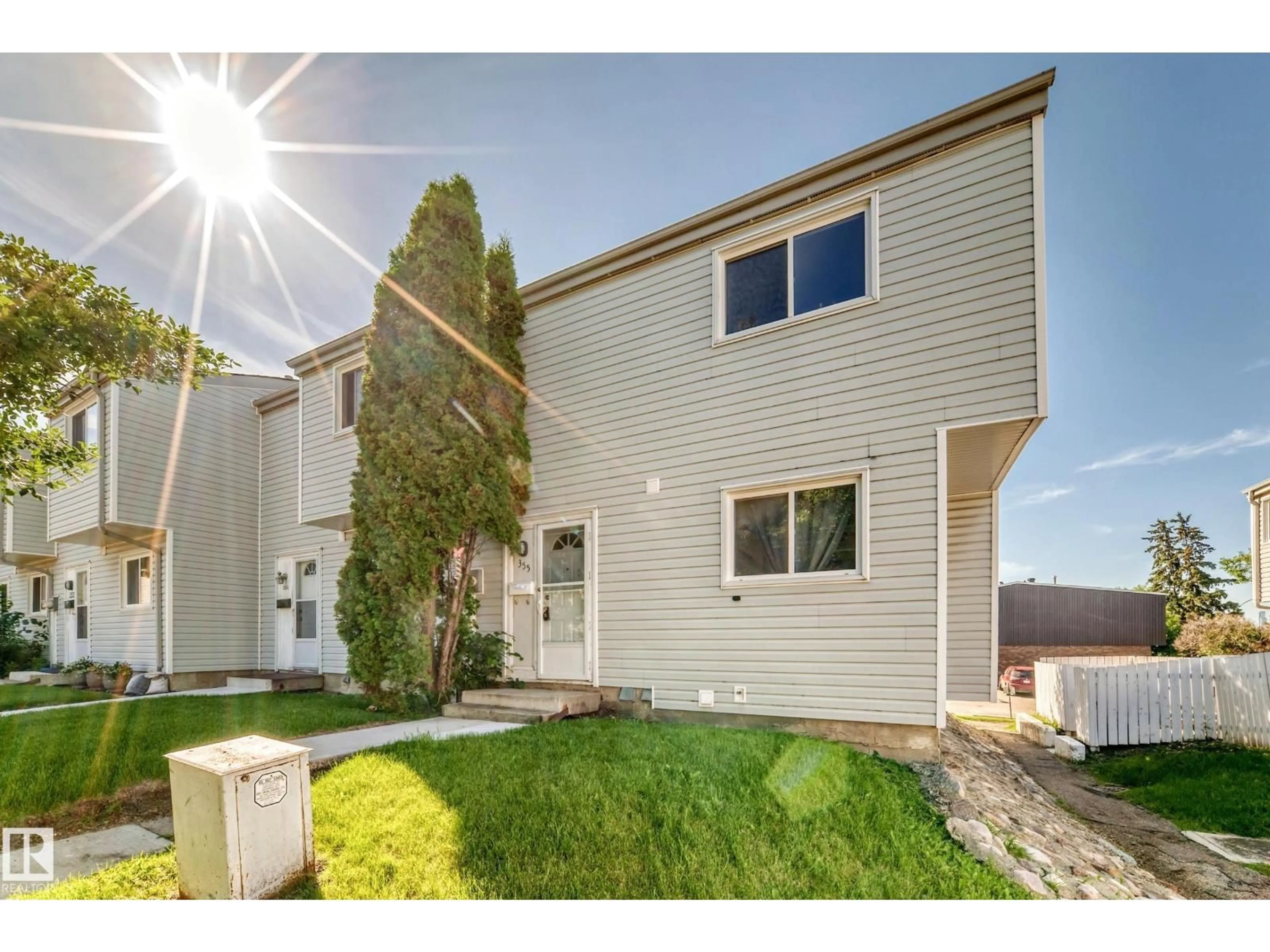 Home with vinyl exterior material, street for 355 NORTHGATE TERRACE, Edmonton Alberta T5E3E3