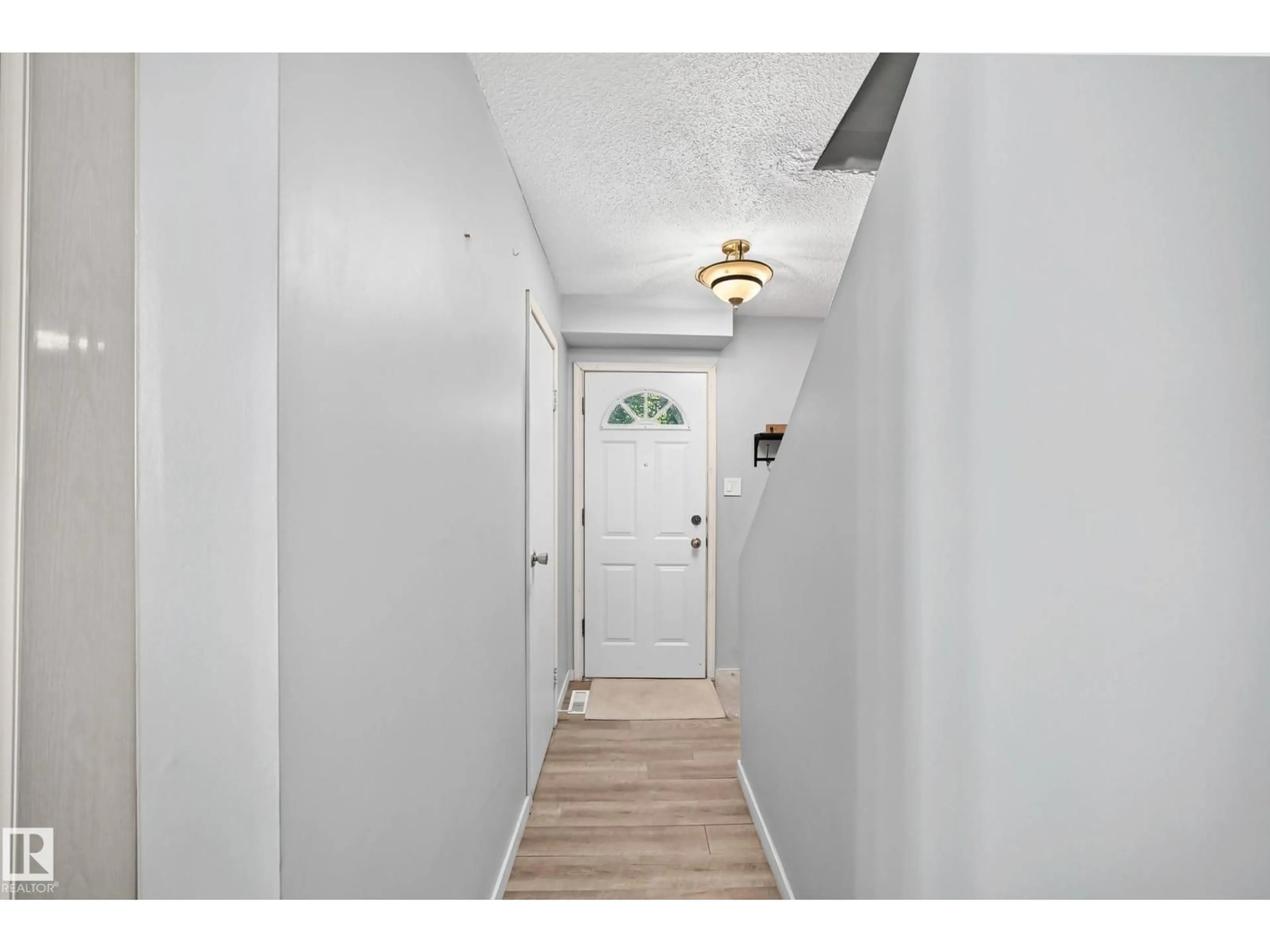 Indoor entryway for 355 NORTHGATE TERRACE, Edmonton Alberta T5E3E3