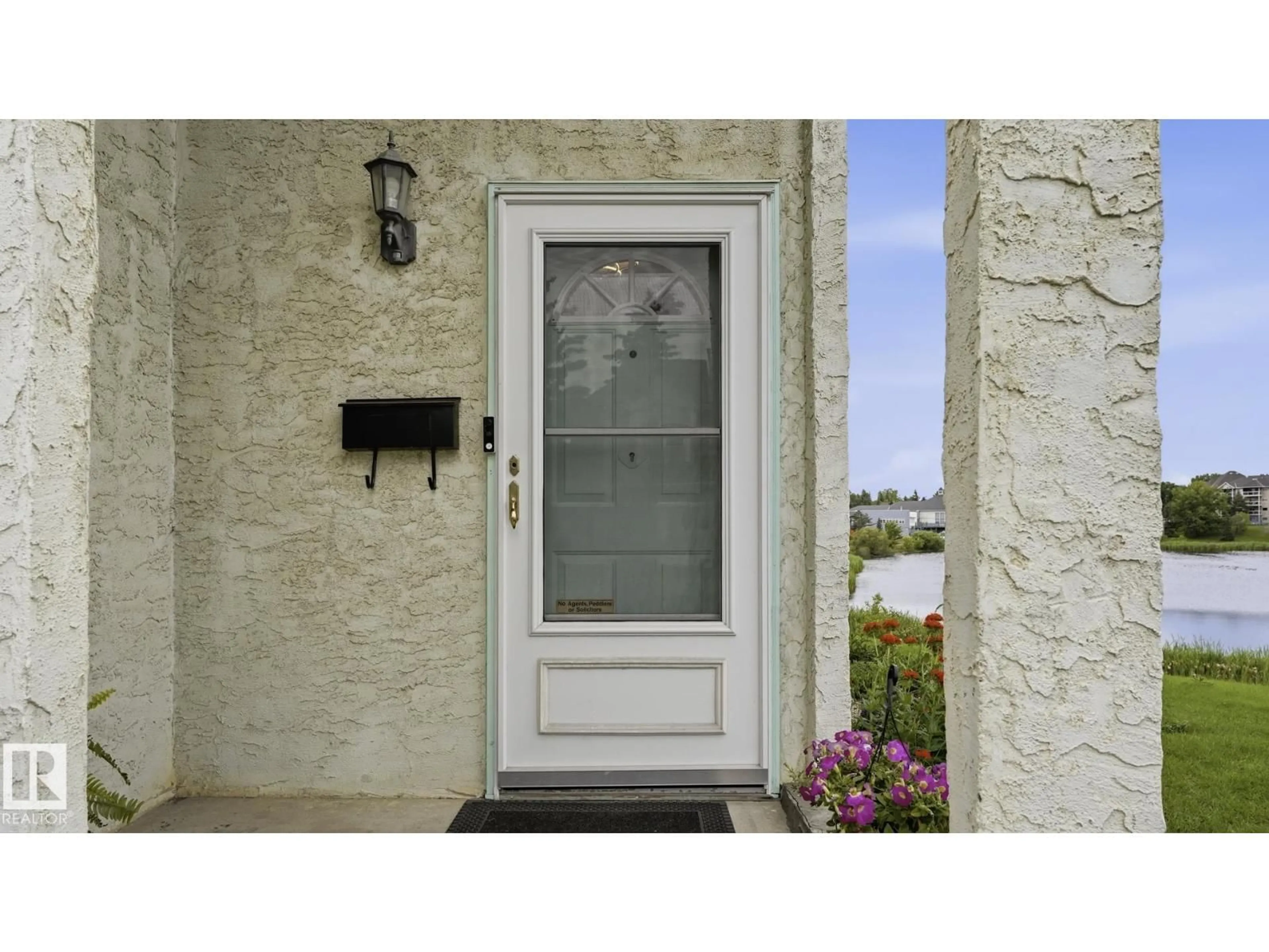 Indoor entryway for #17 - 9505 176 ST, Edmonton Alberta T5T5Z4