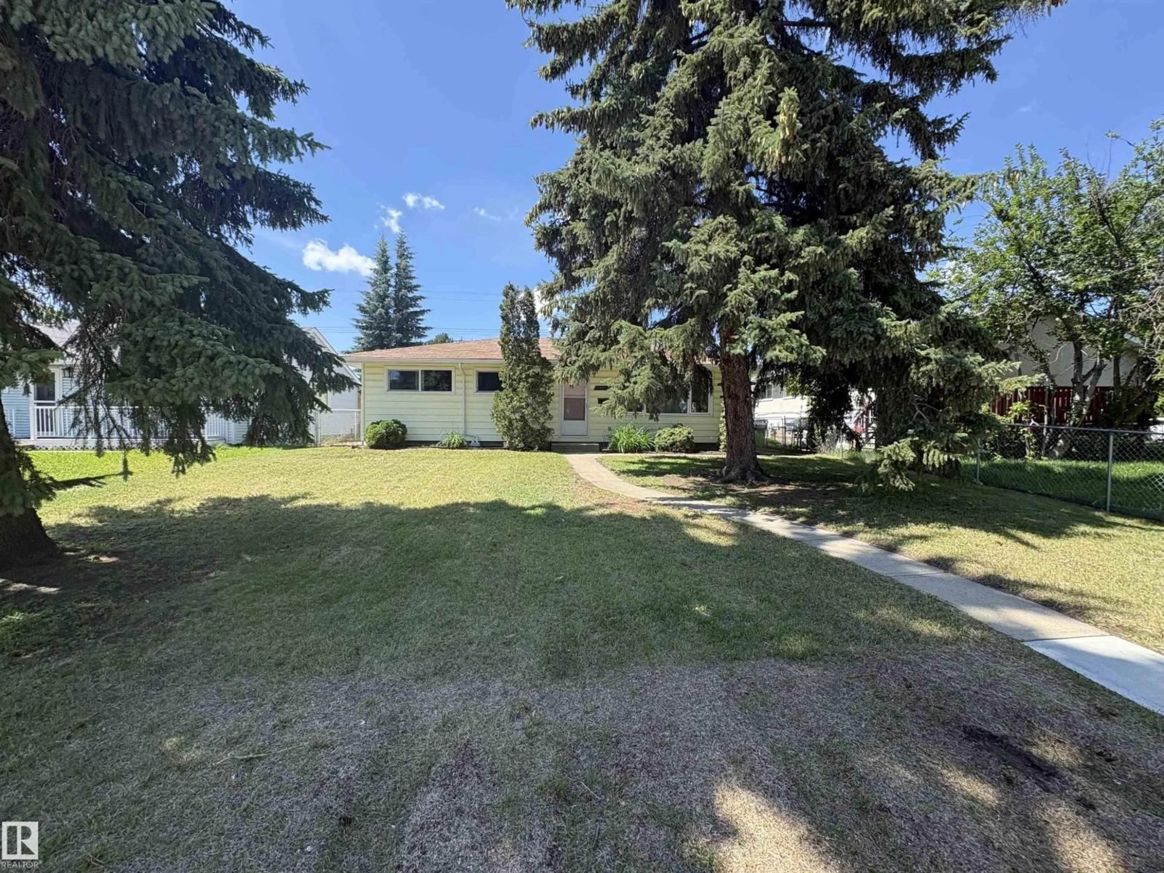 A pic from outside/outdoor area/front of a property/back of a property/a pic from drone, street for NW - 13032 90 ST, Edmonton Alberta T5E3M3