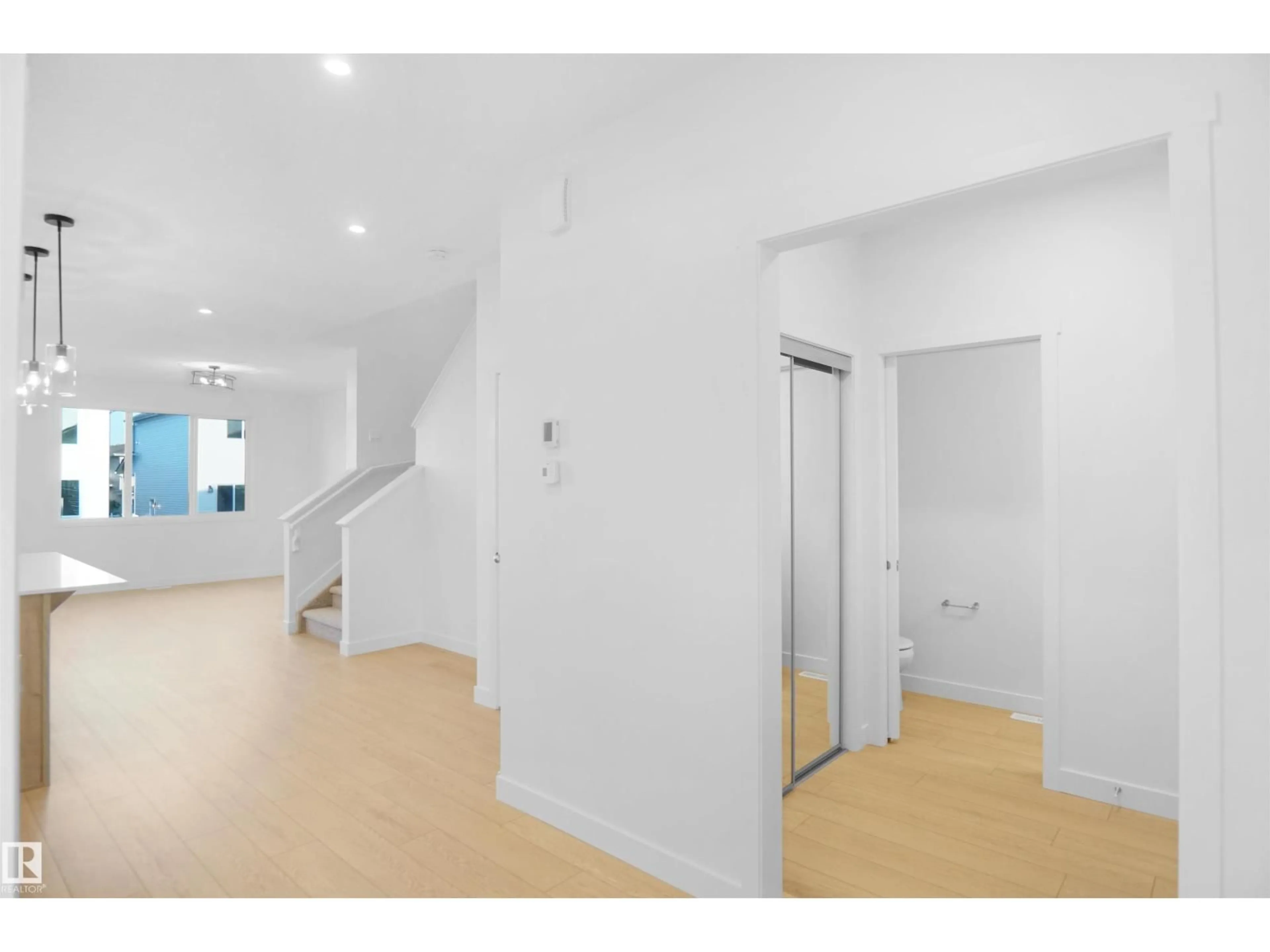 Indoor foyer for NE - 17715 7 ST, Edmonton Alberta T5Y4E9