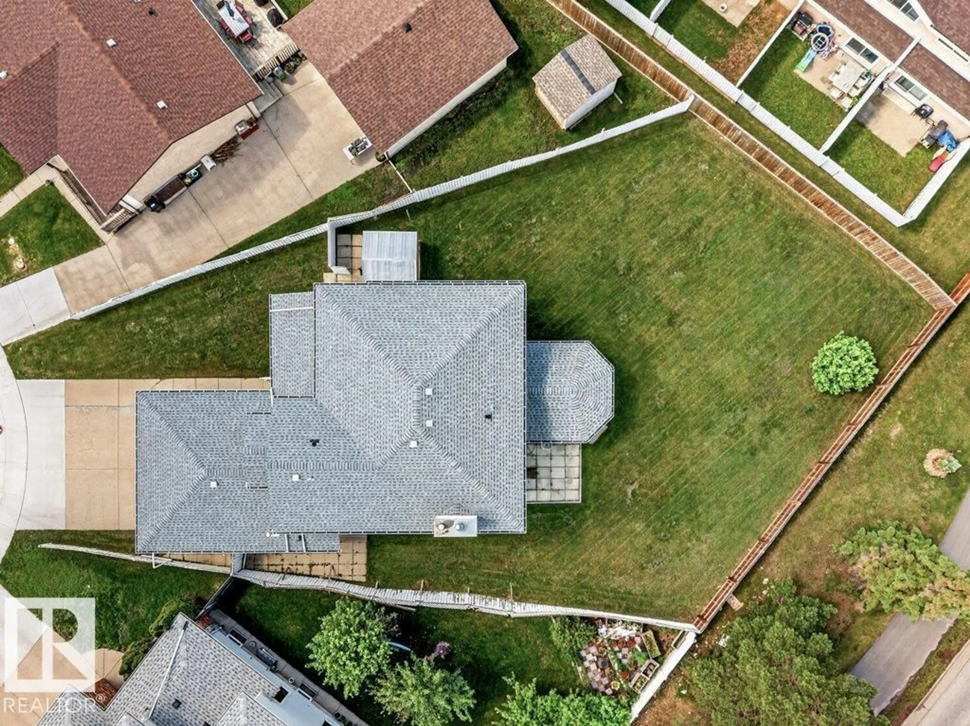 A pic from outside/outdoor area/front of a property/back of a property/a pic from drone, unknown for NW - 16524 99 ST, Edmonton Alberta T5X5L6