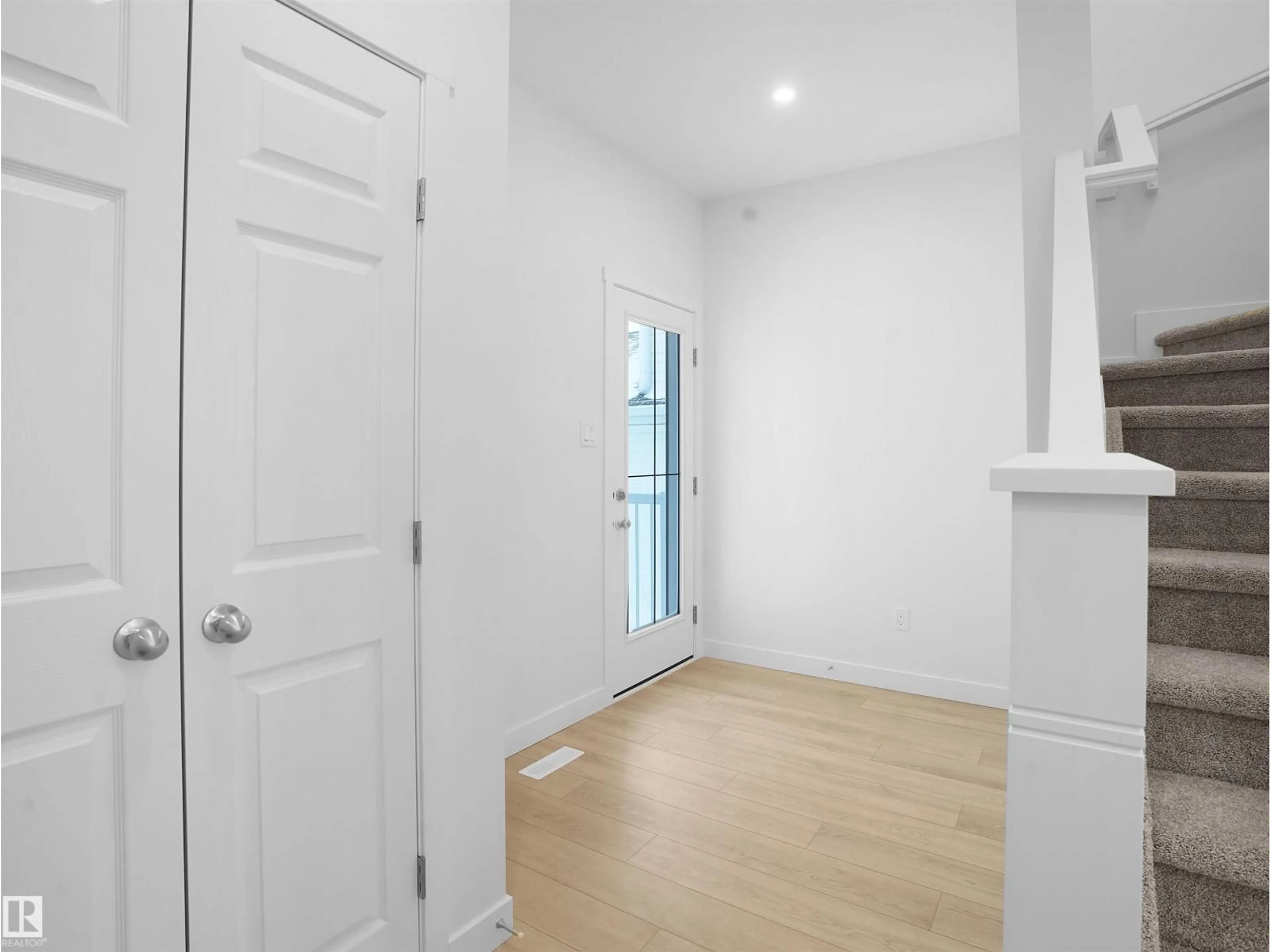 Indoor entryway for NE - 17736 7 ST, Edmonton Alberta T5Y4G2