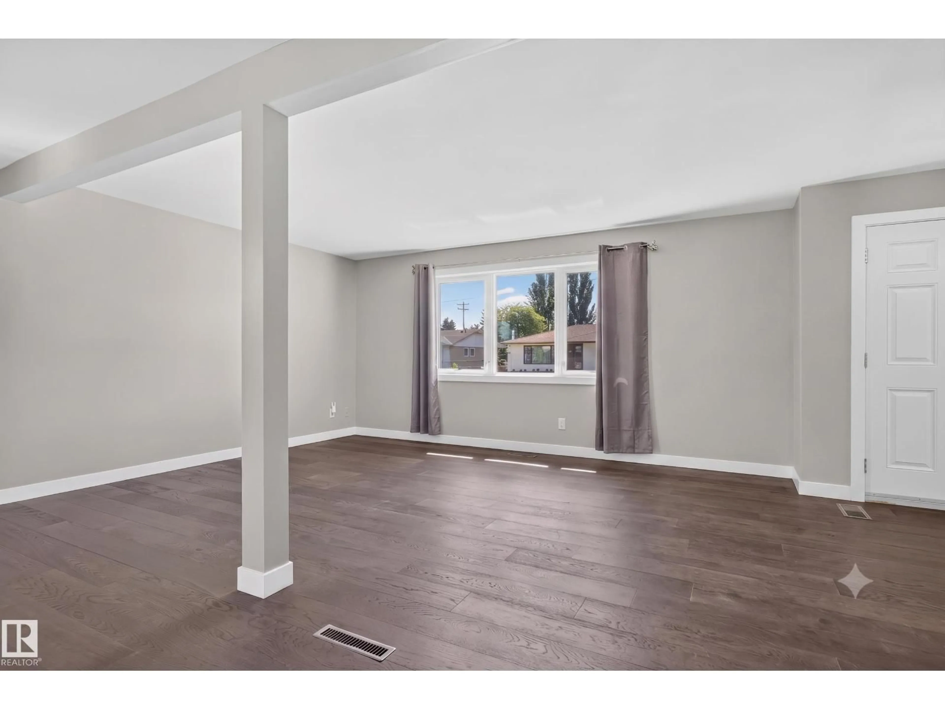 A pic of a room for 6704 94A AV, Edmonton Alberta T6B0Y8