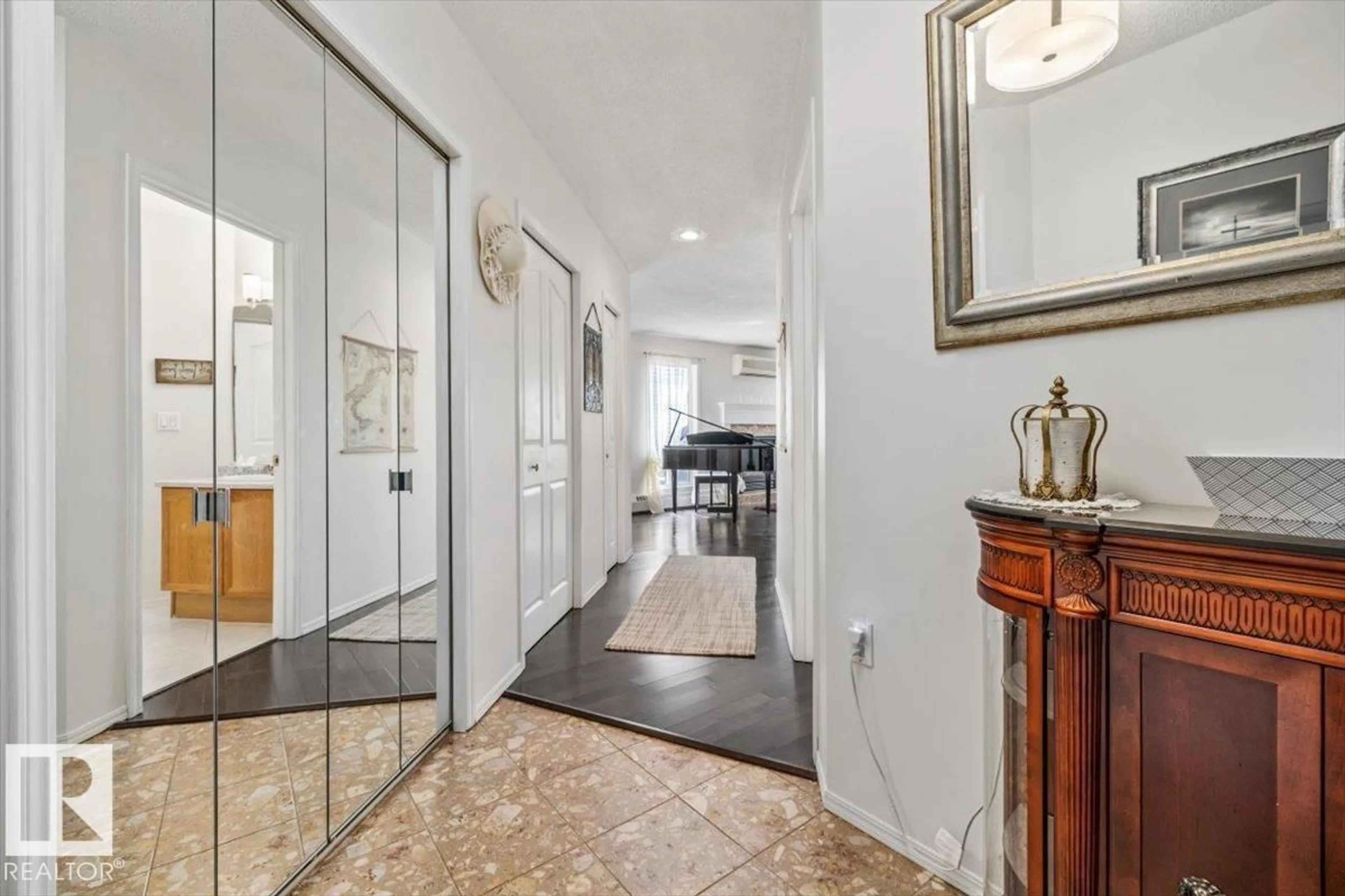 Indoor entryway for 15499 - 427 CASTLE DOWNS RD, Edmonton Alberta T5X5Y3